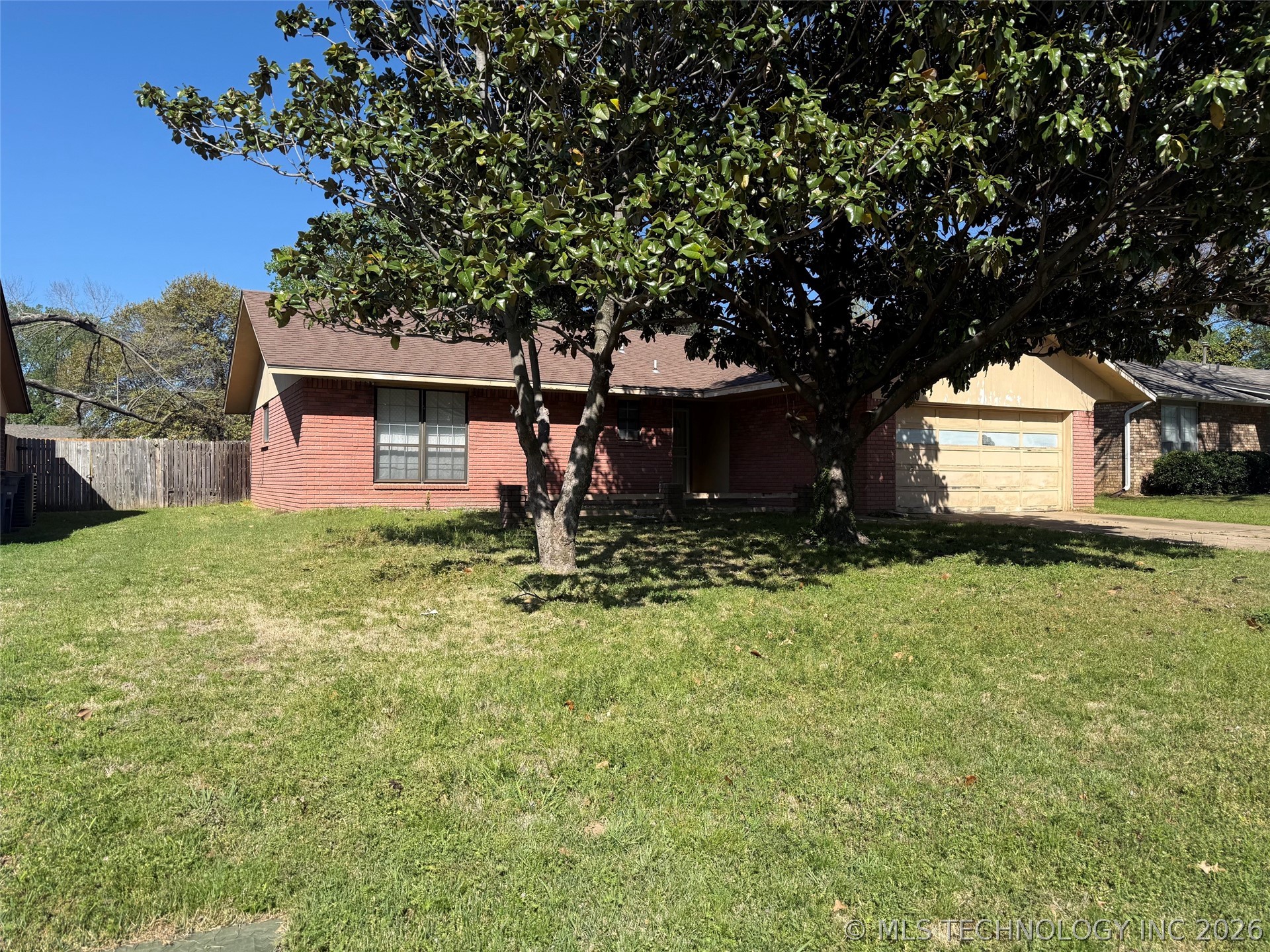 782 N Zenith Avenue Property Photo 1