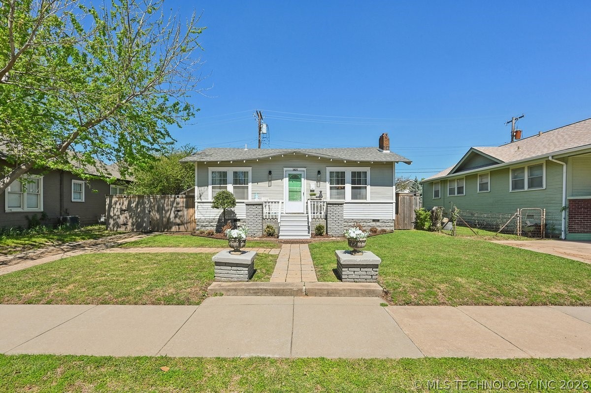 1825 E 16th Street Property Photo 1