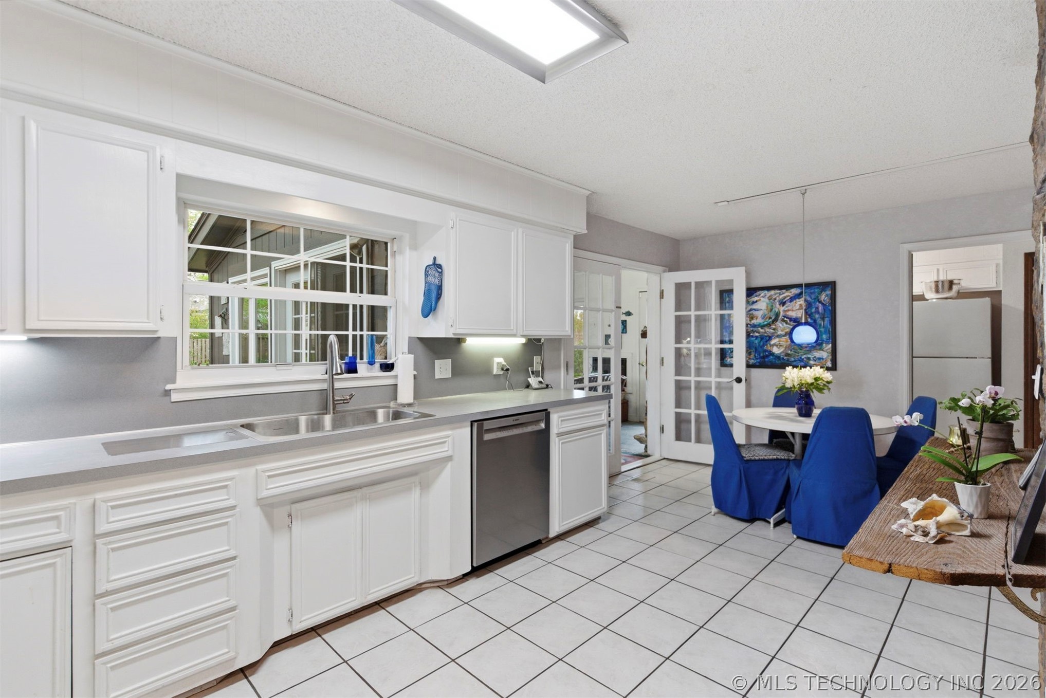 508 Meadowood Drive Property Photo 11