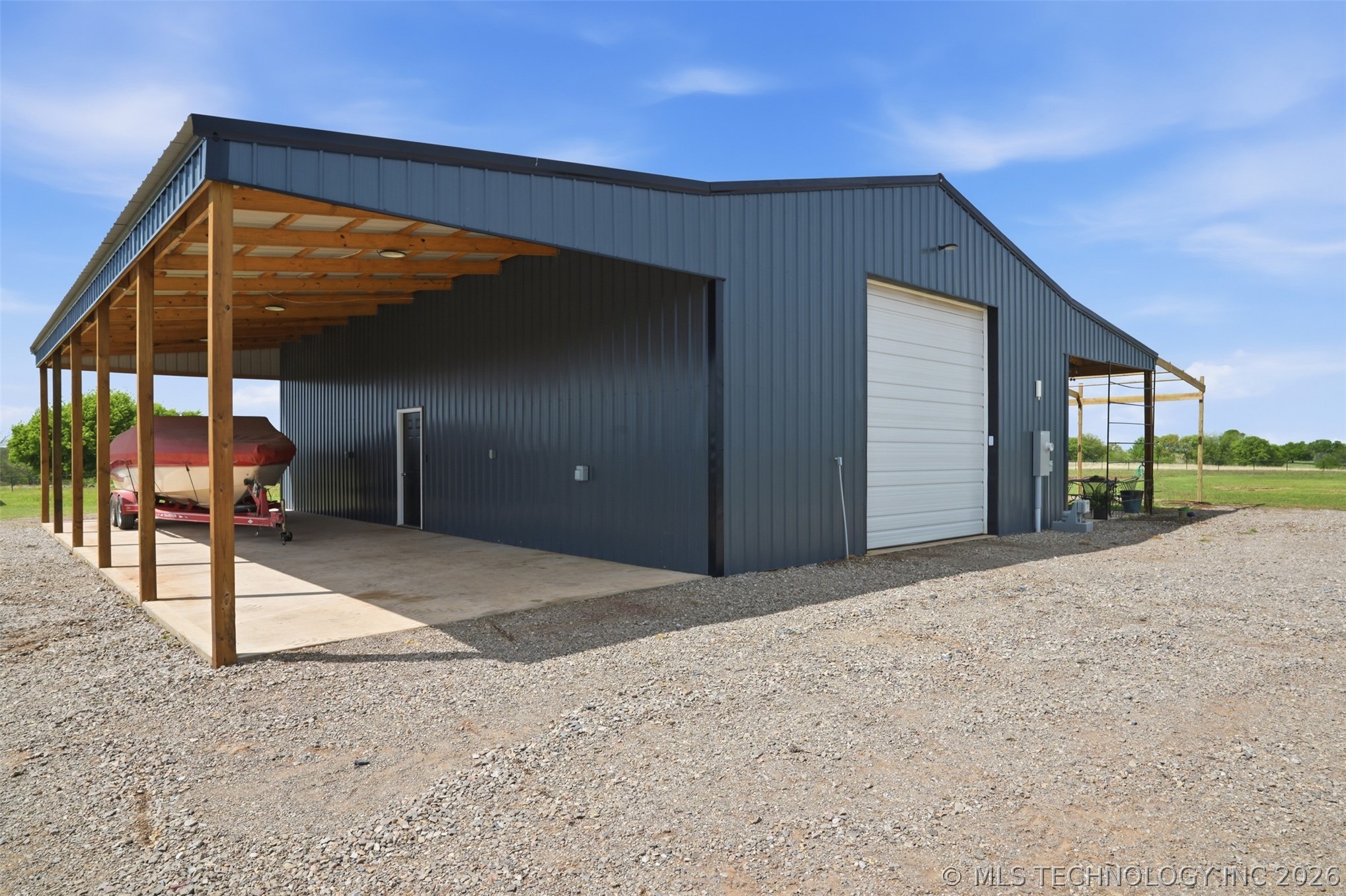 7049 Sunshine Property Photo 2