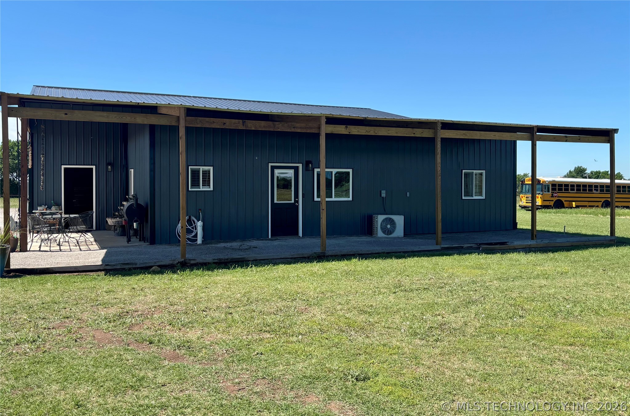 7049 Sunshine Property Photo 4