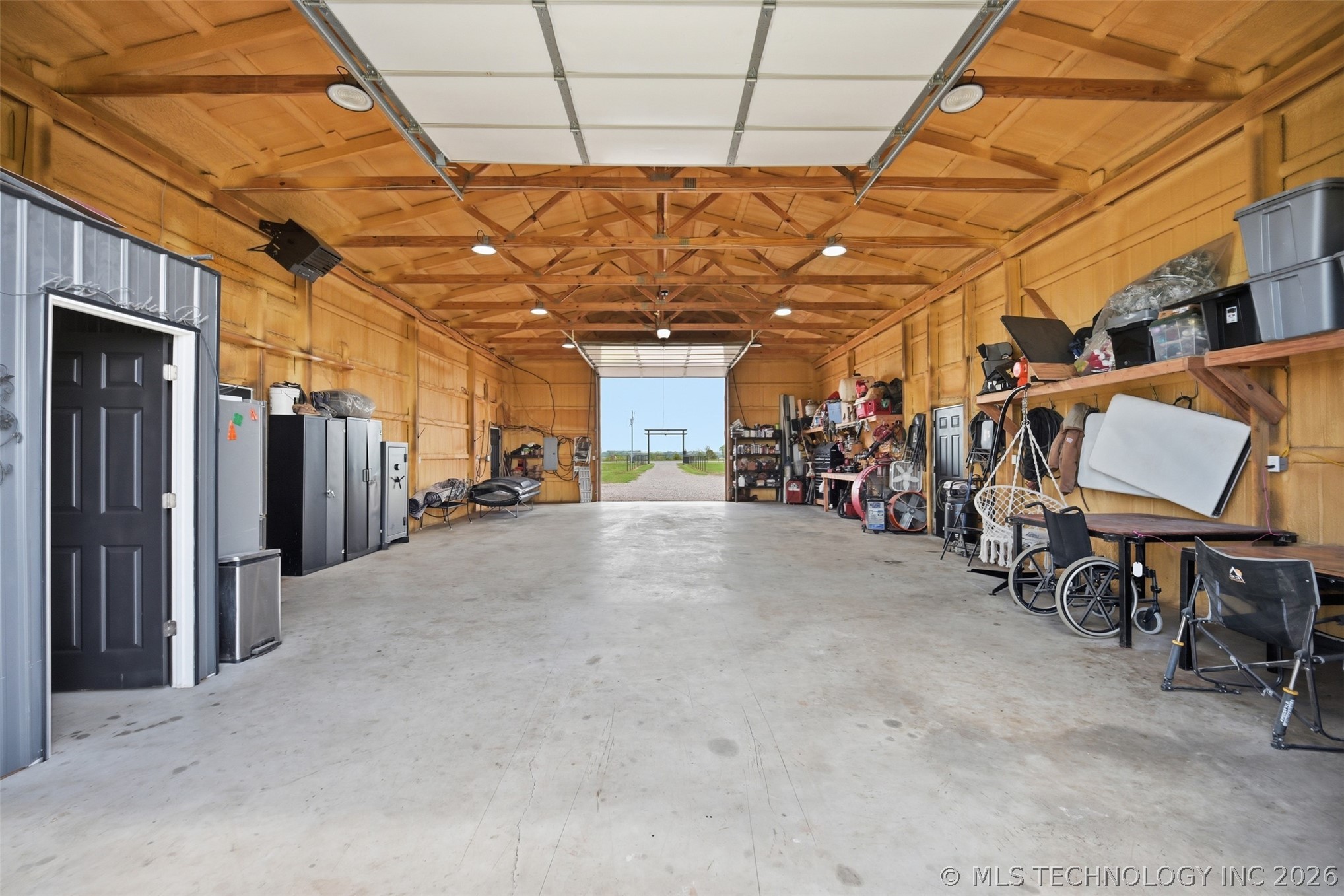 7049 Sunshine Property Photo 8