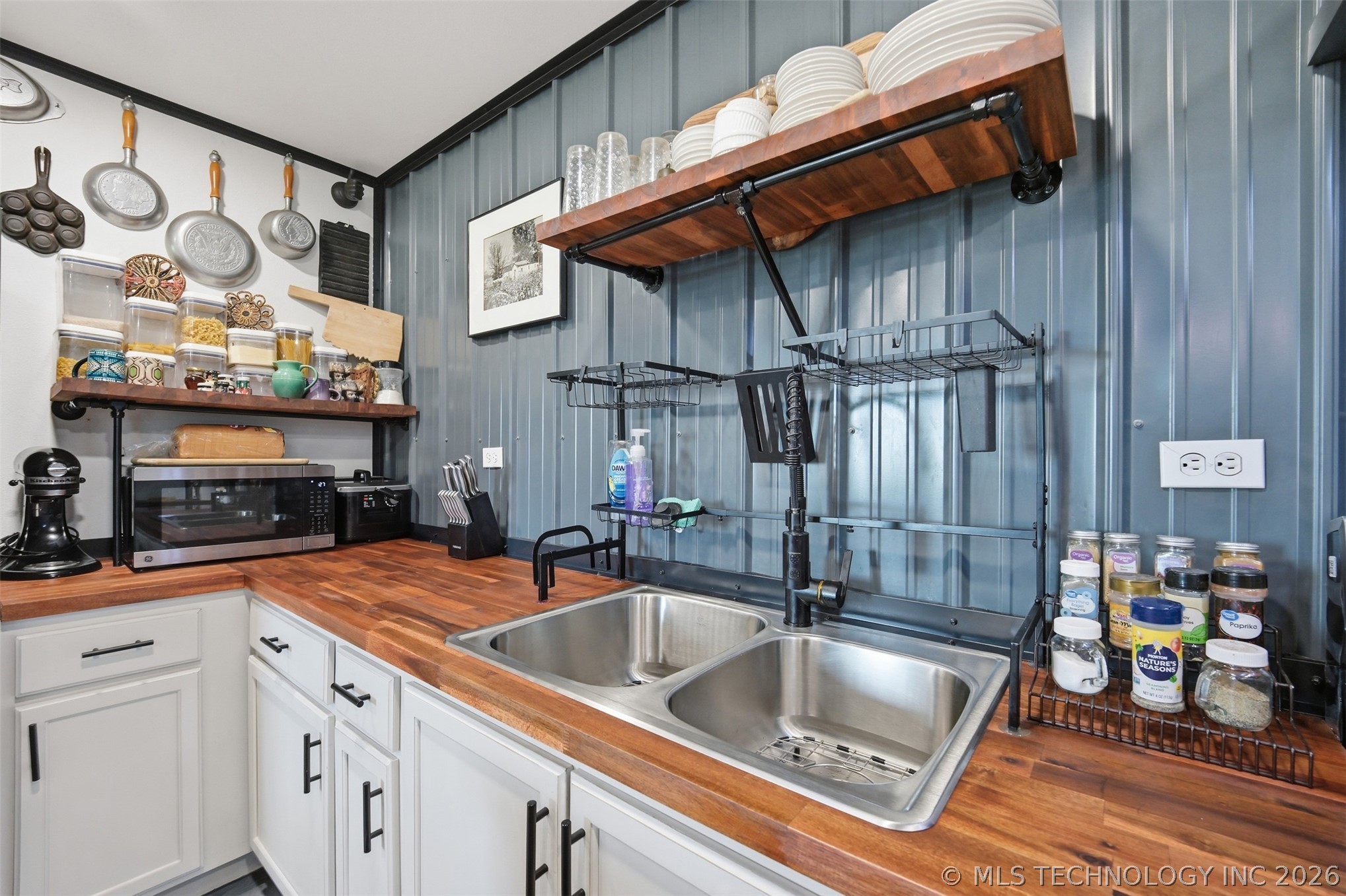 7049 Sunshine Property Photo 17