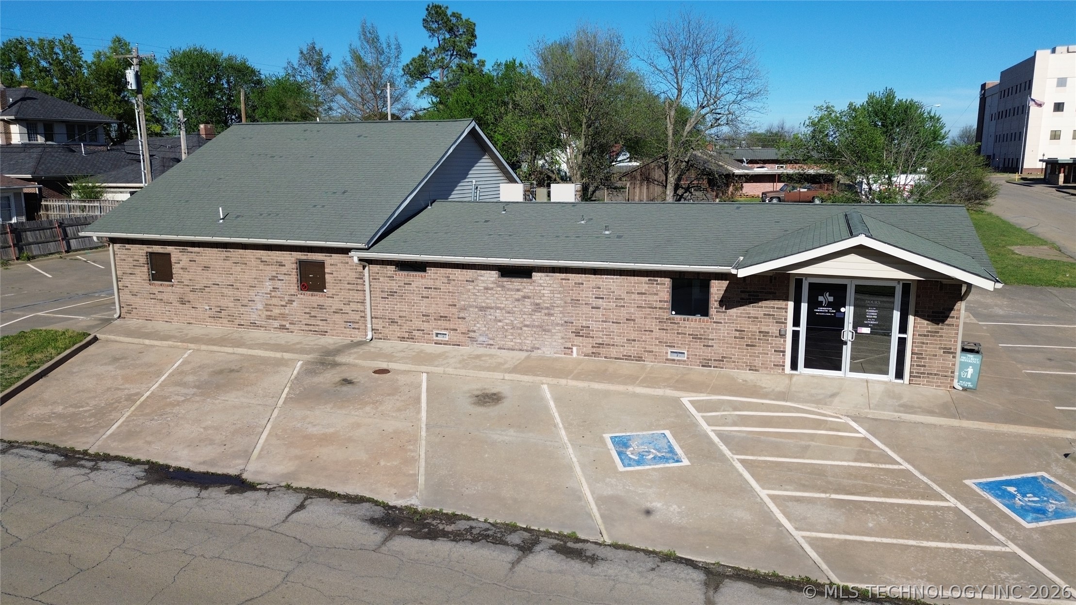 1002 E Cherry Street Property Photo 1