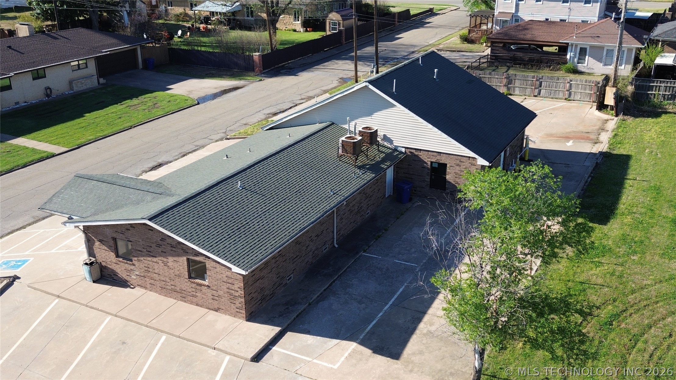 1002 E Cherry Street Property Photo 3