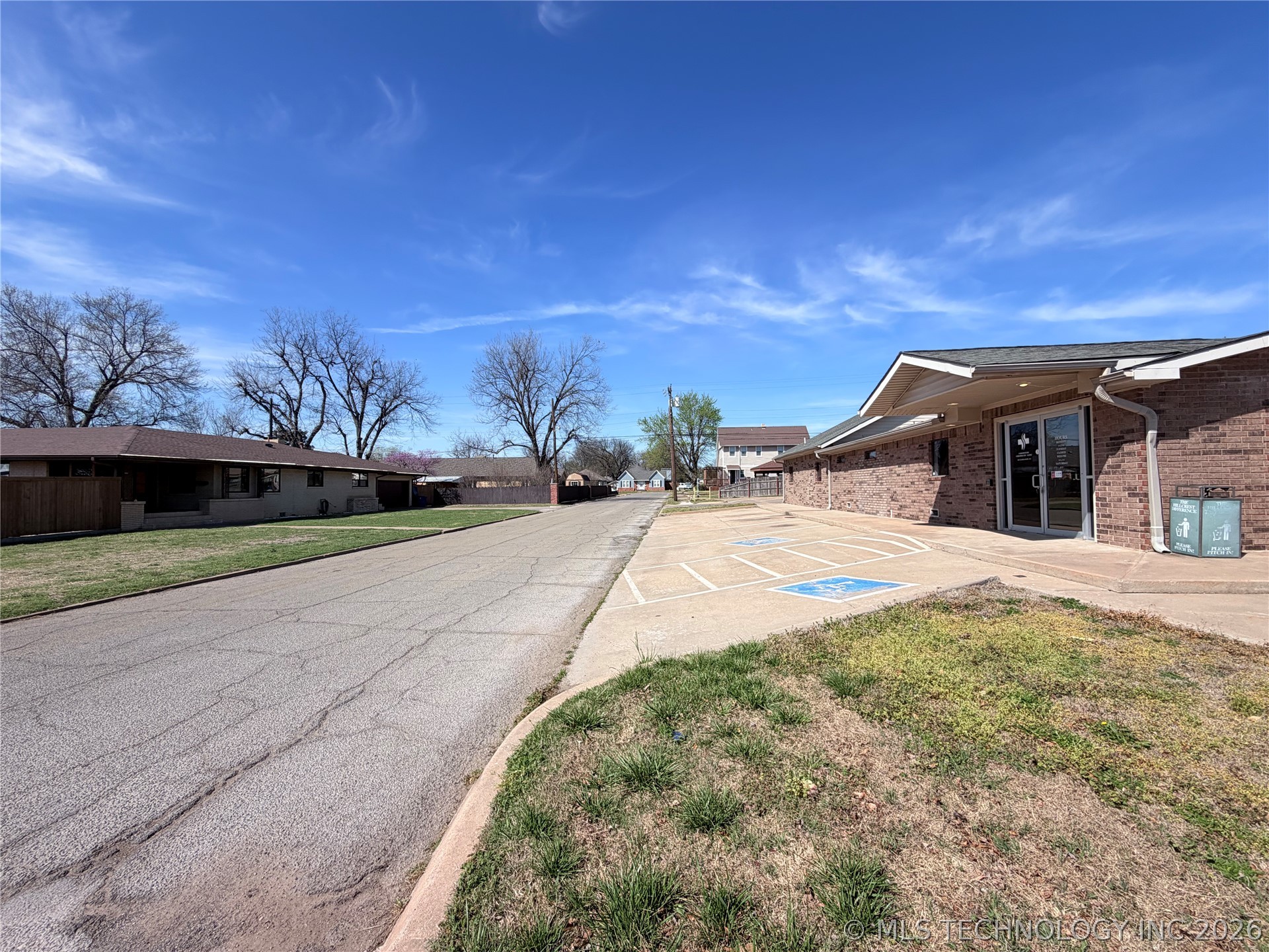 1002 E Cherry Street Property Photo 5
