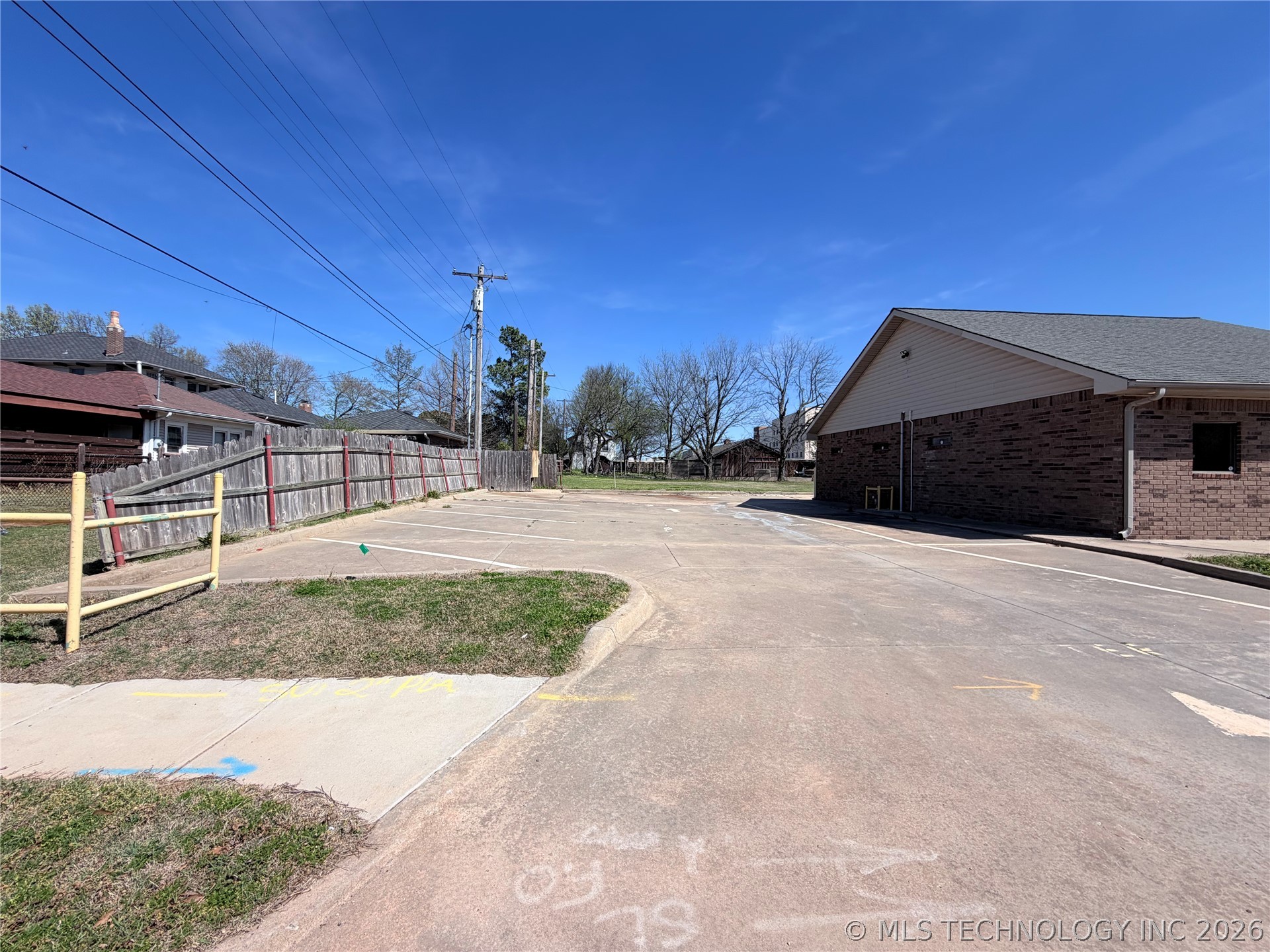 1002 E Cherry Street Property Photo 6