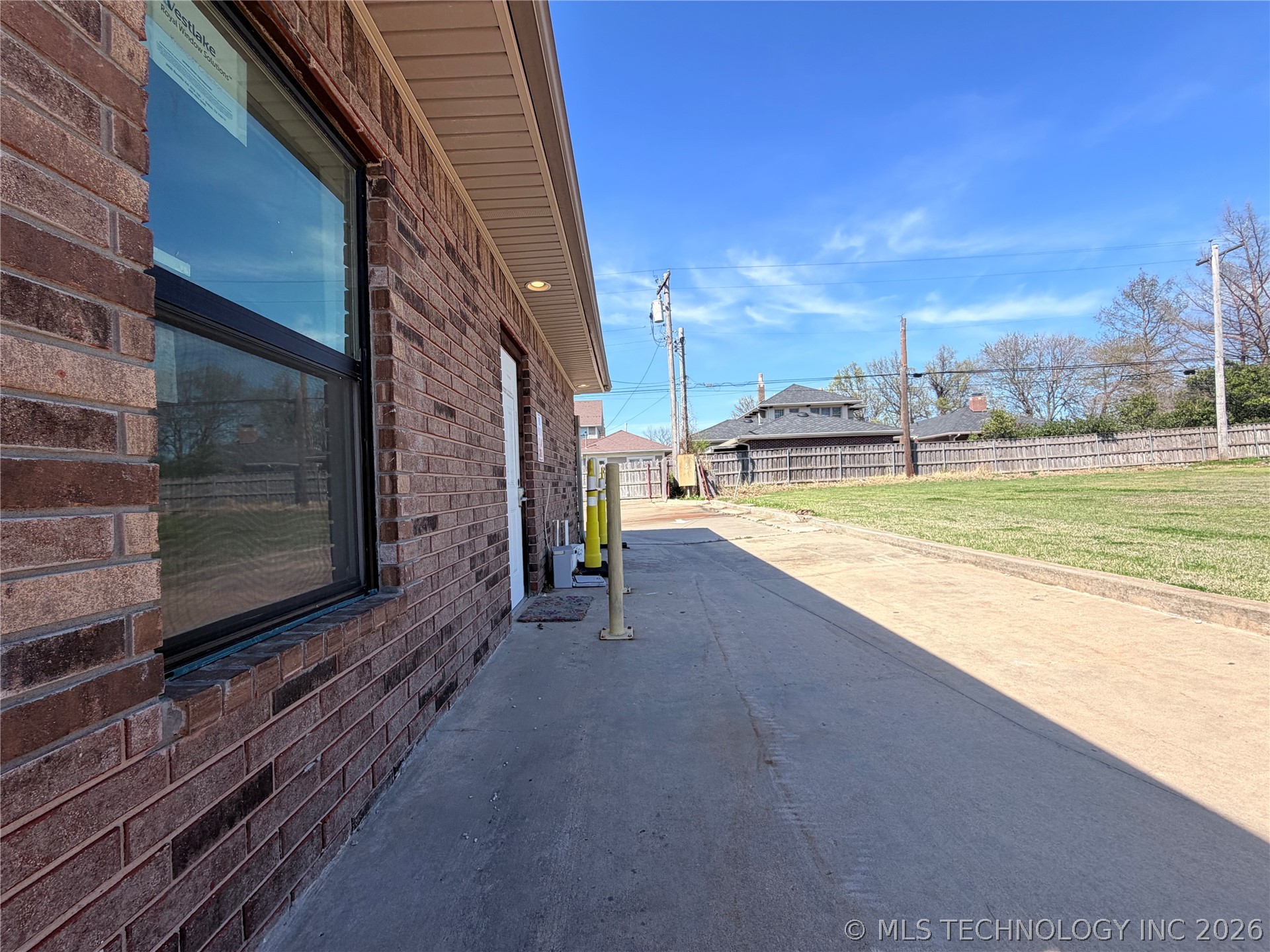 1002 E Cherry Street Property Photo 9