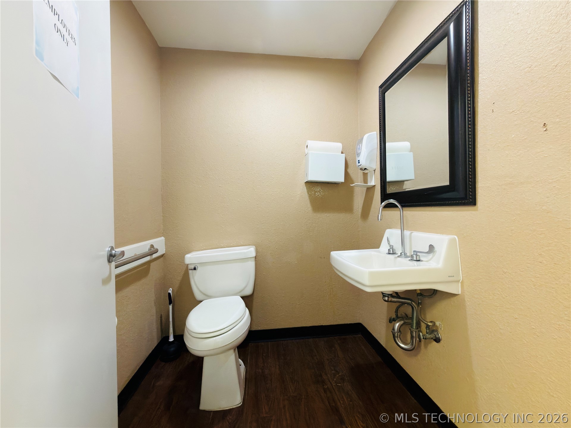 1002 E Cherry Street Property Photo 40