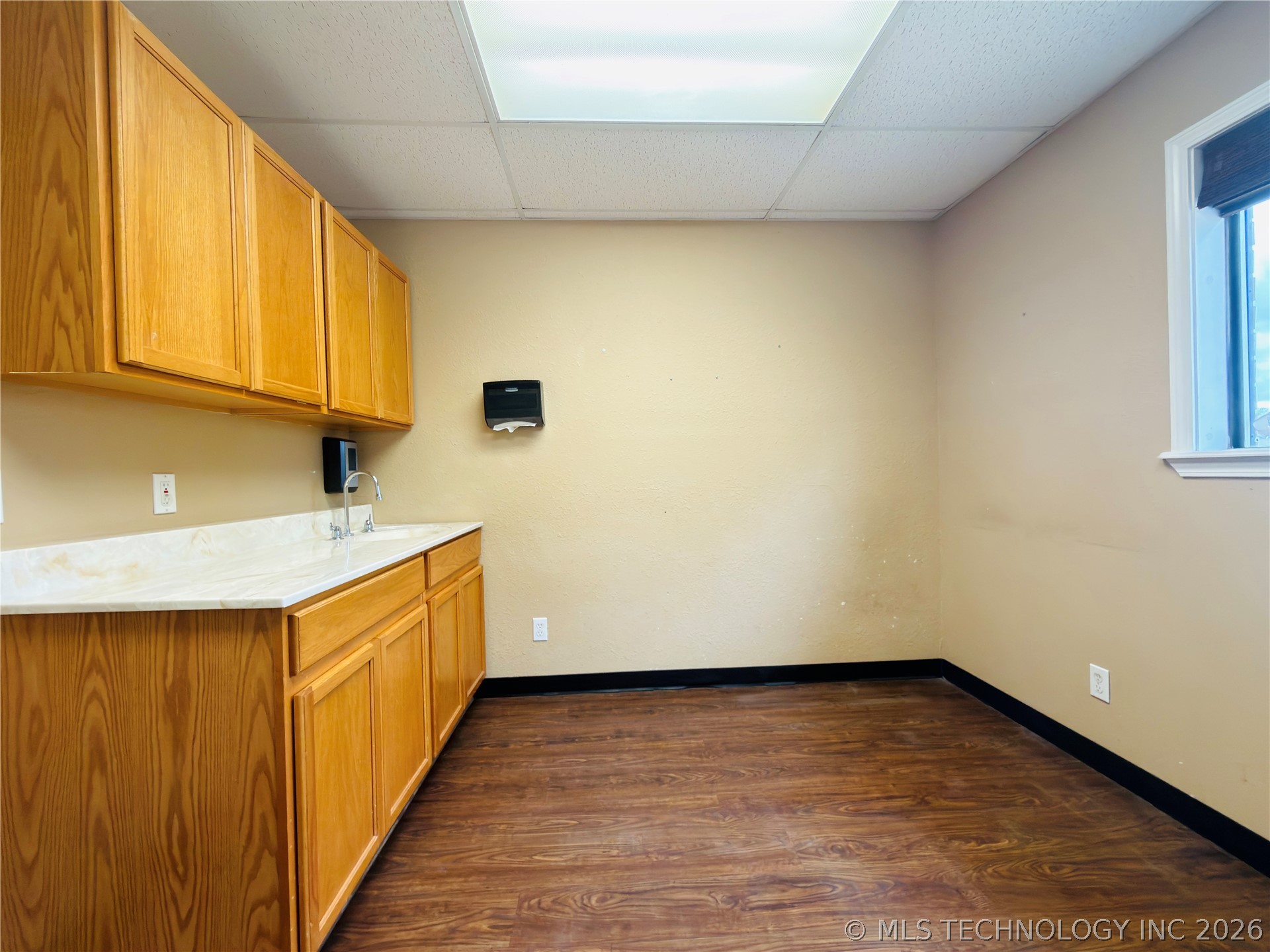 1002 E Cherry Street Property Photo 53