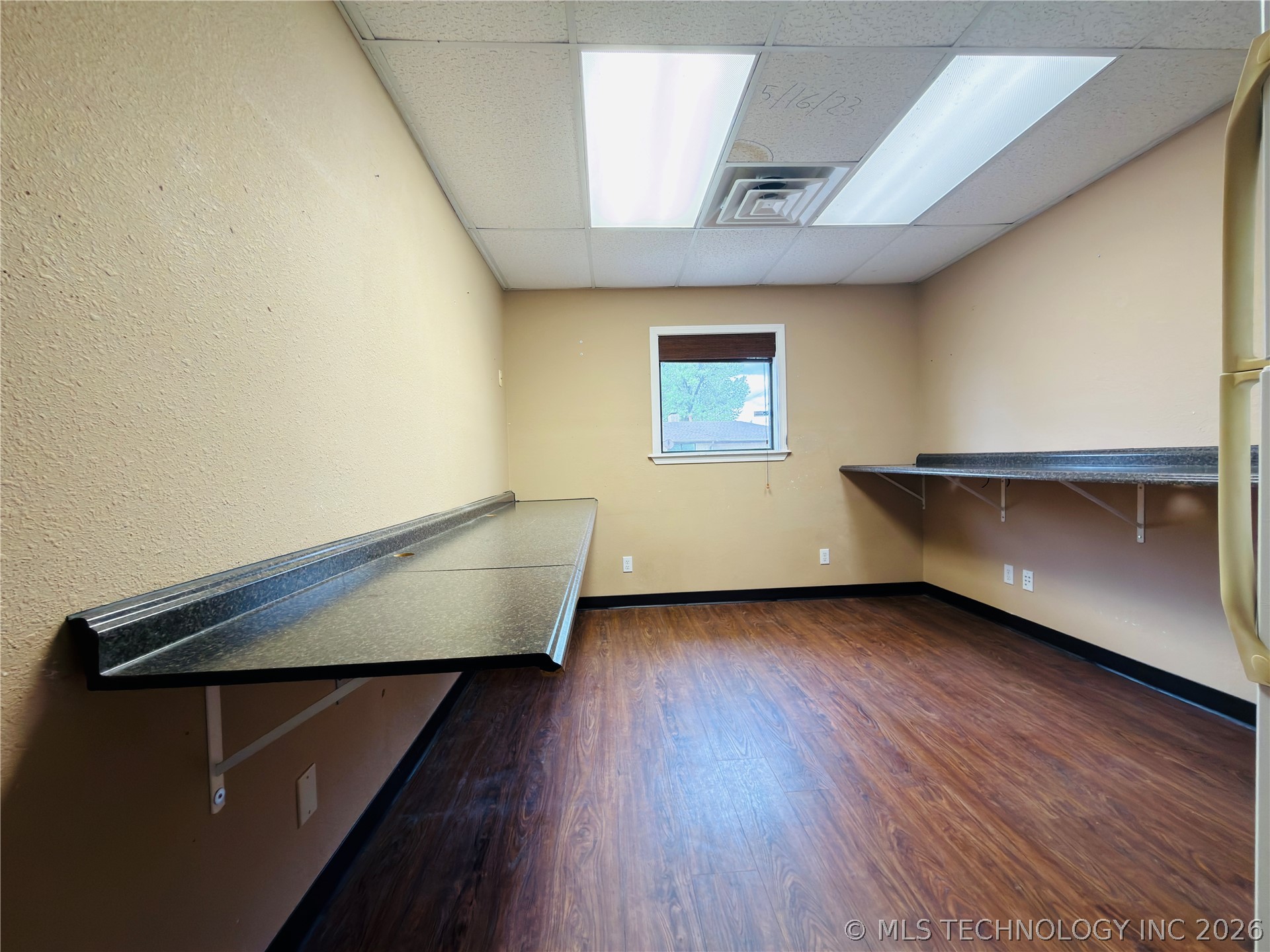 1002 E Cherry Street Property Photo 58