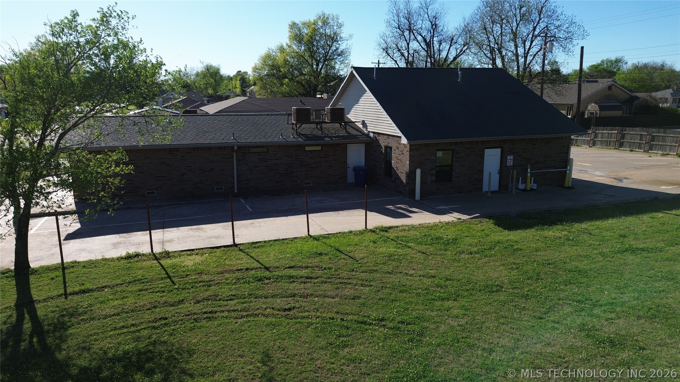 1002 E Cherry Street Property Photo 73