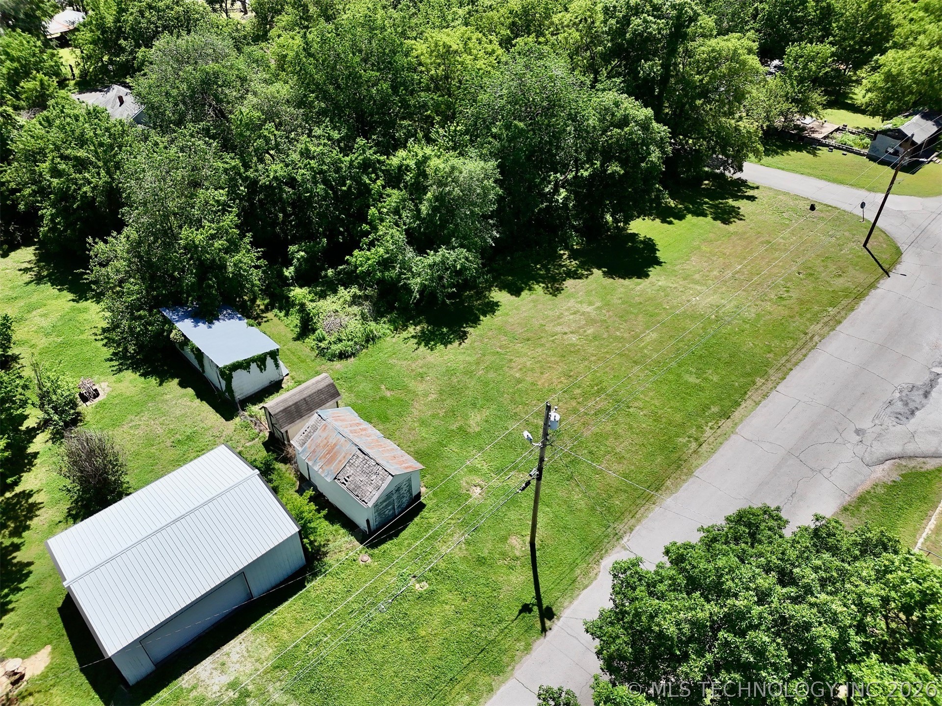 210 W Frontier Street Property Photo 9