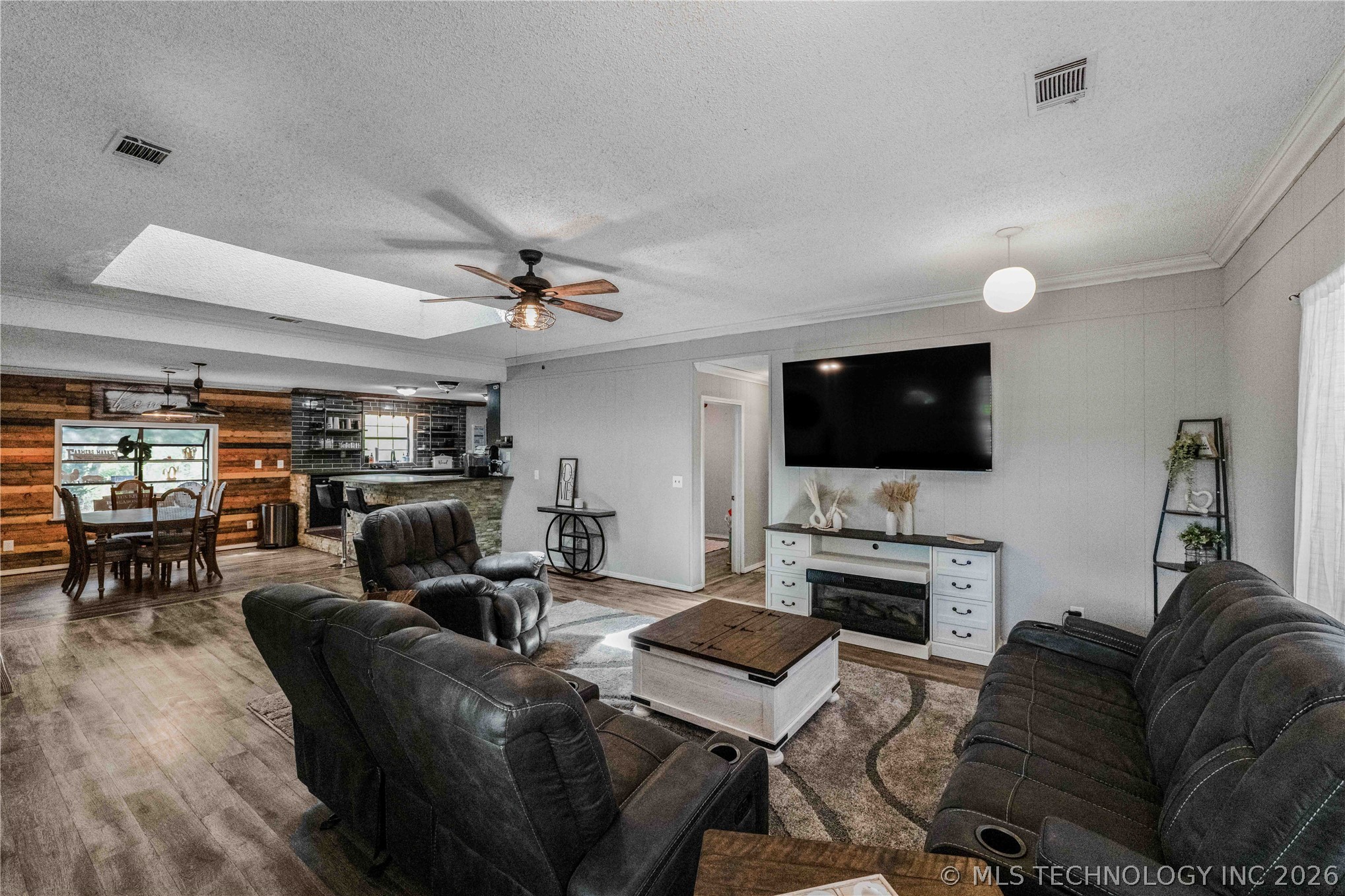 719 N Cherry Property Photo 2