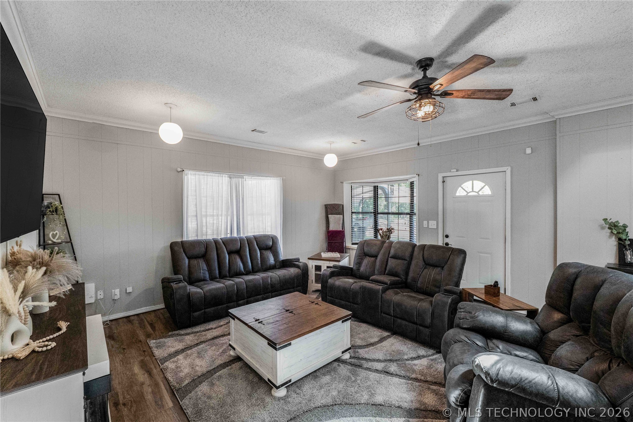 719 N Cherry Property Photo 3