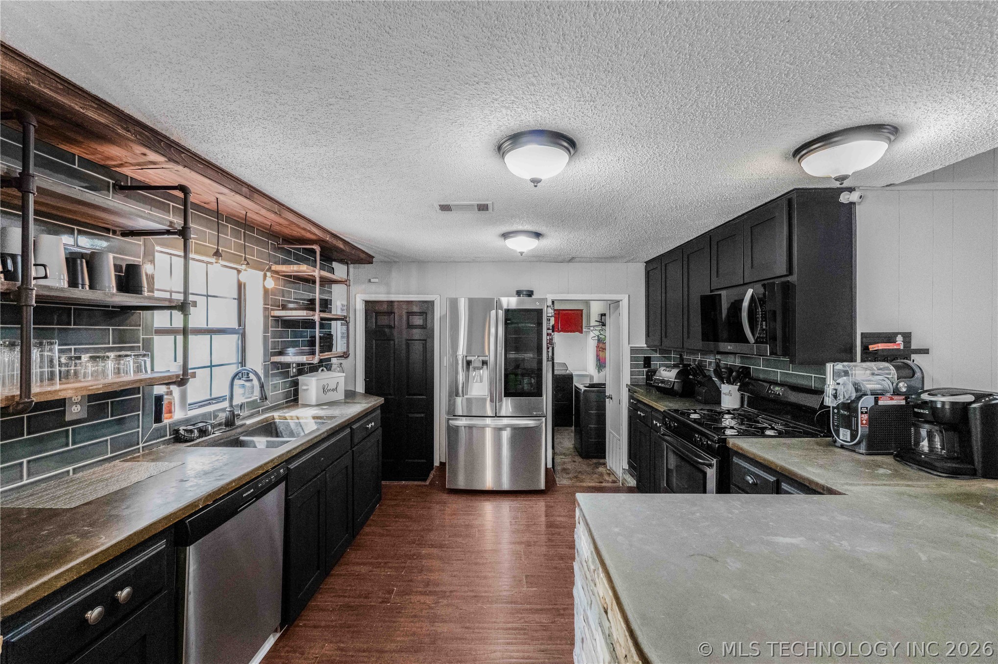 719 N Cherry Property Photo 8