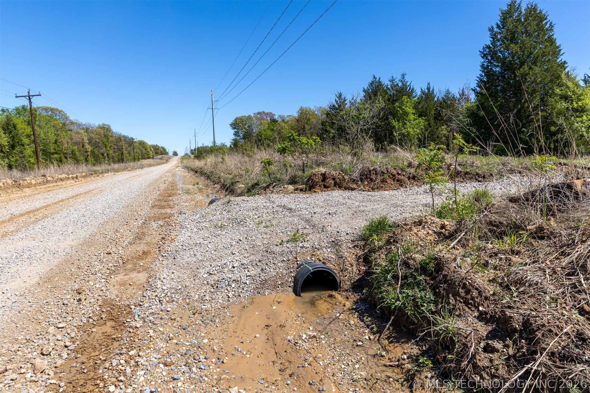 4 E 1180 Road Property Photo 6