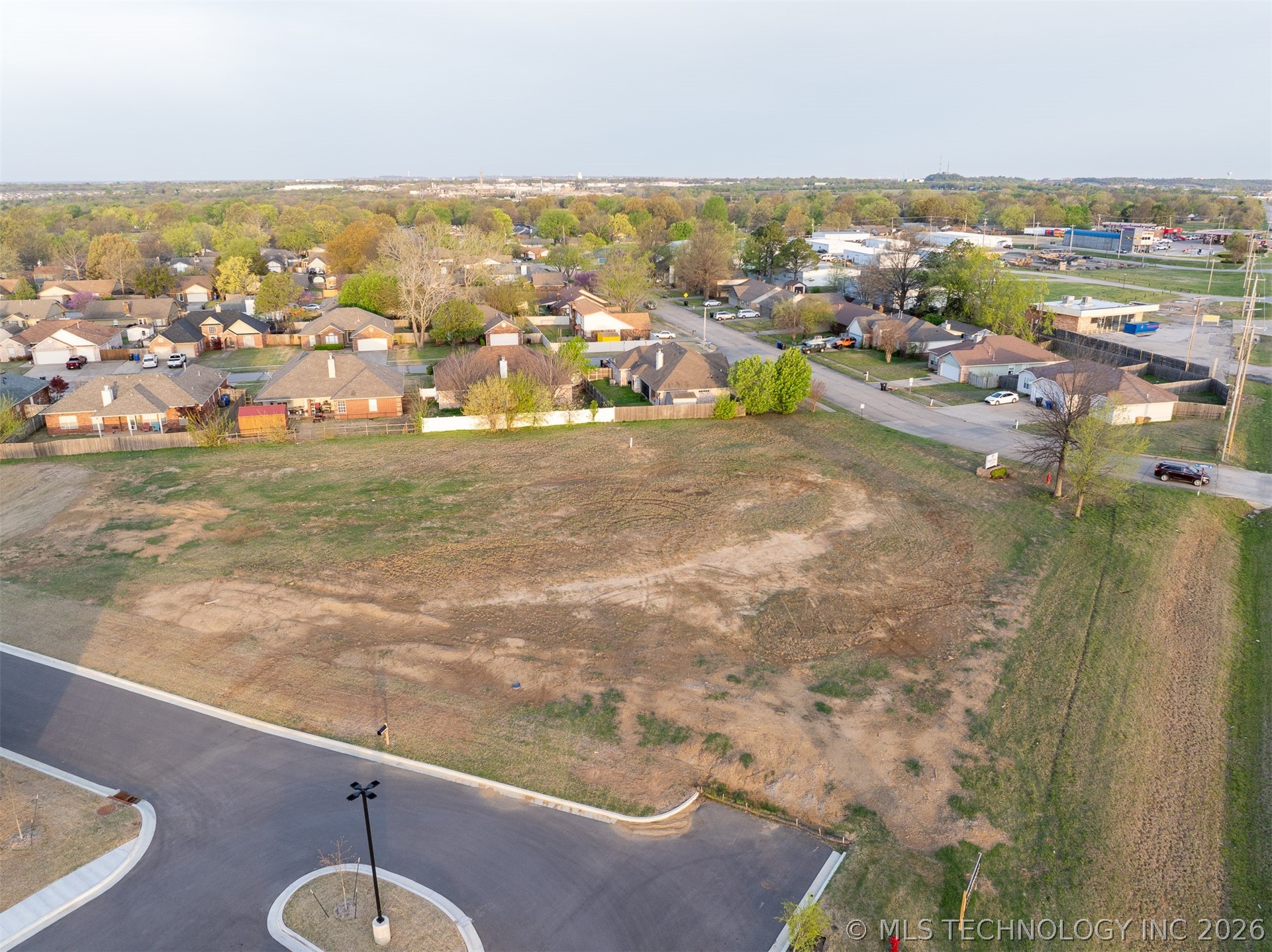 01 E Hwy 51 Property Photo 16