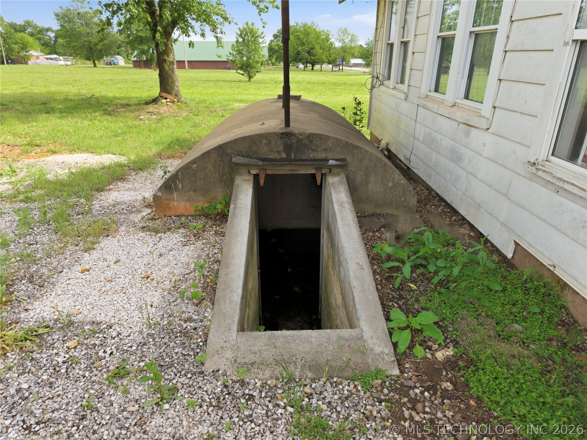 22389 North Road Property Photo 13
