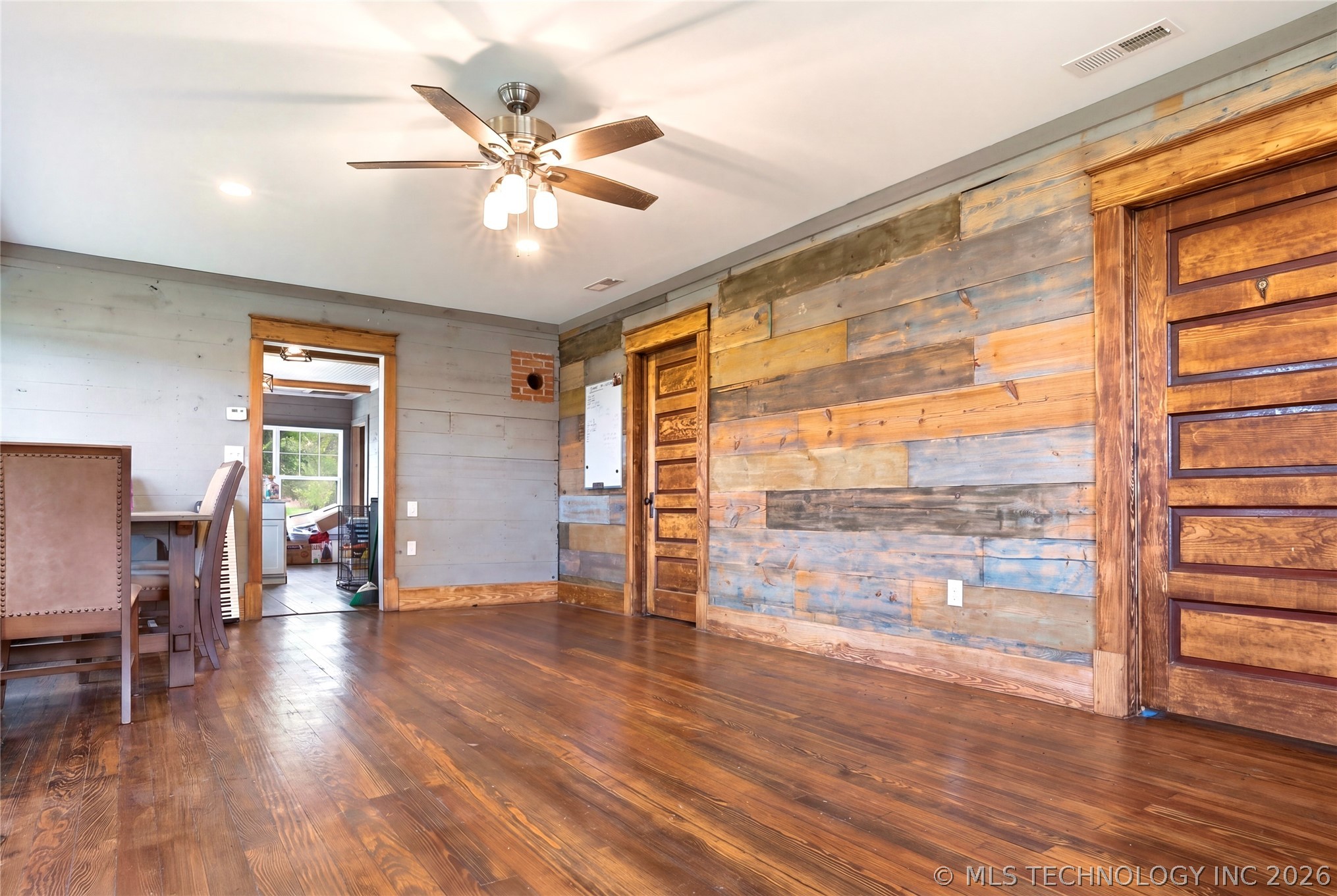 22389 North Road Property Photo 15