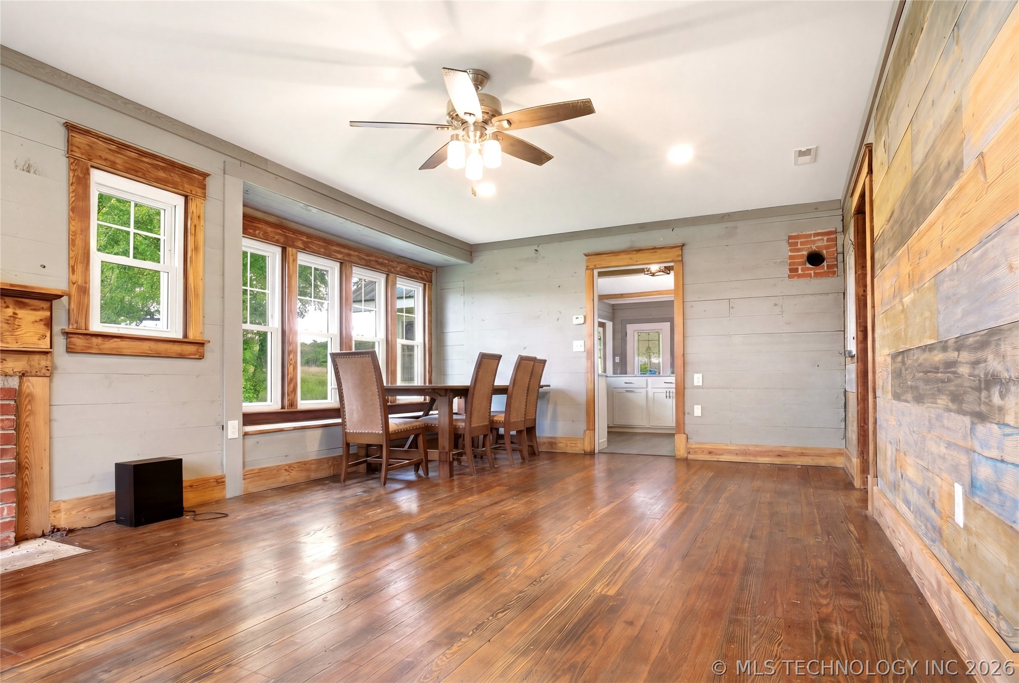 22389 North Road Property Photo 16