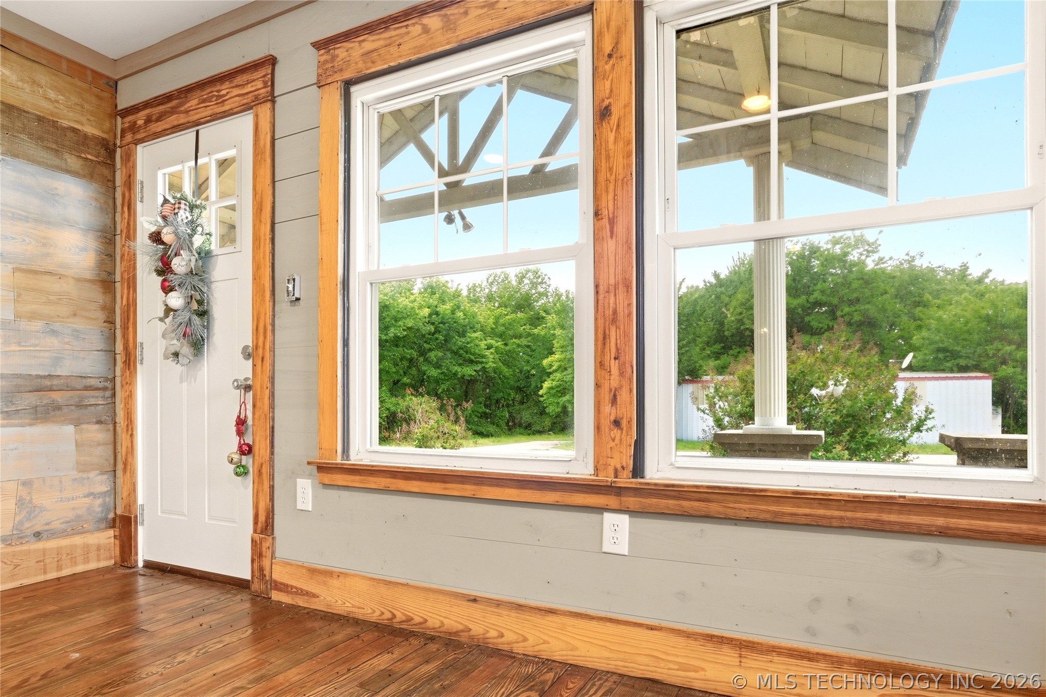 22389 North Road Property Photo 17
