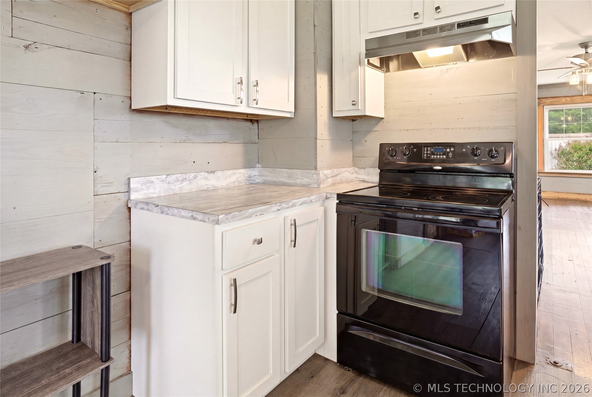 22389 North Road Property Photo 25