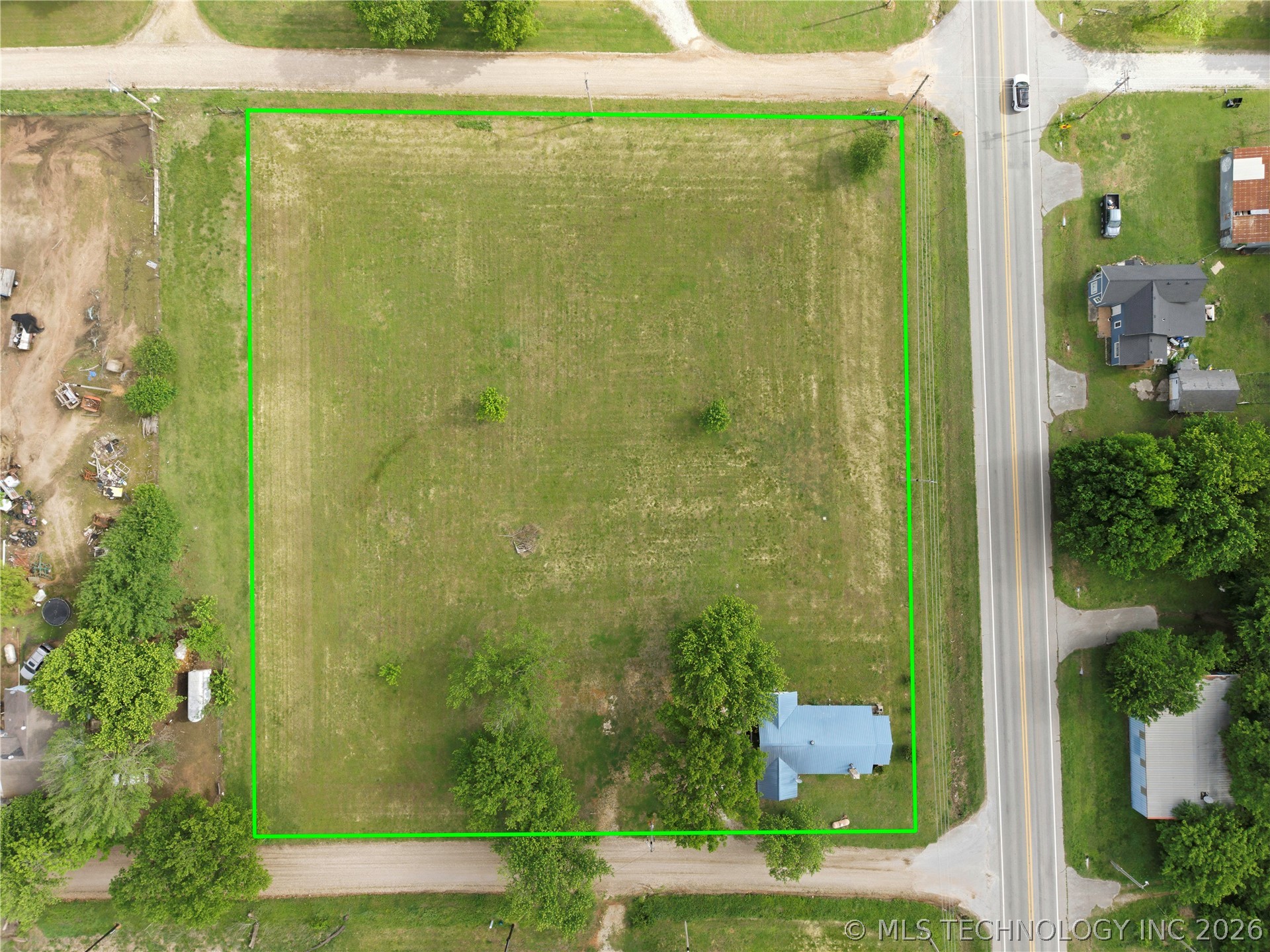 22389 North Road Property Photo 35