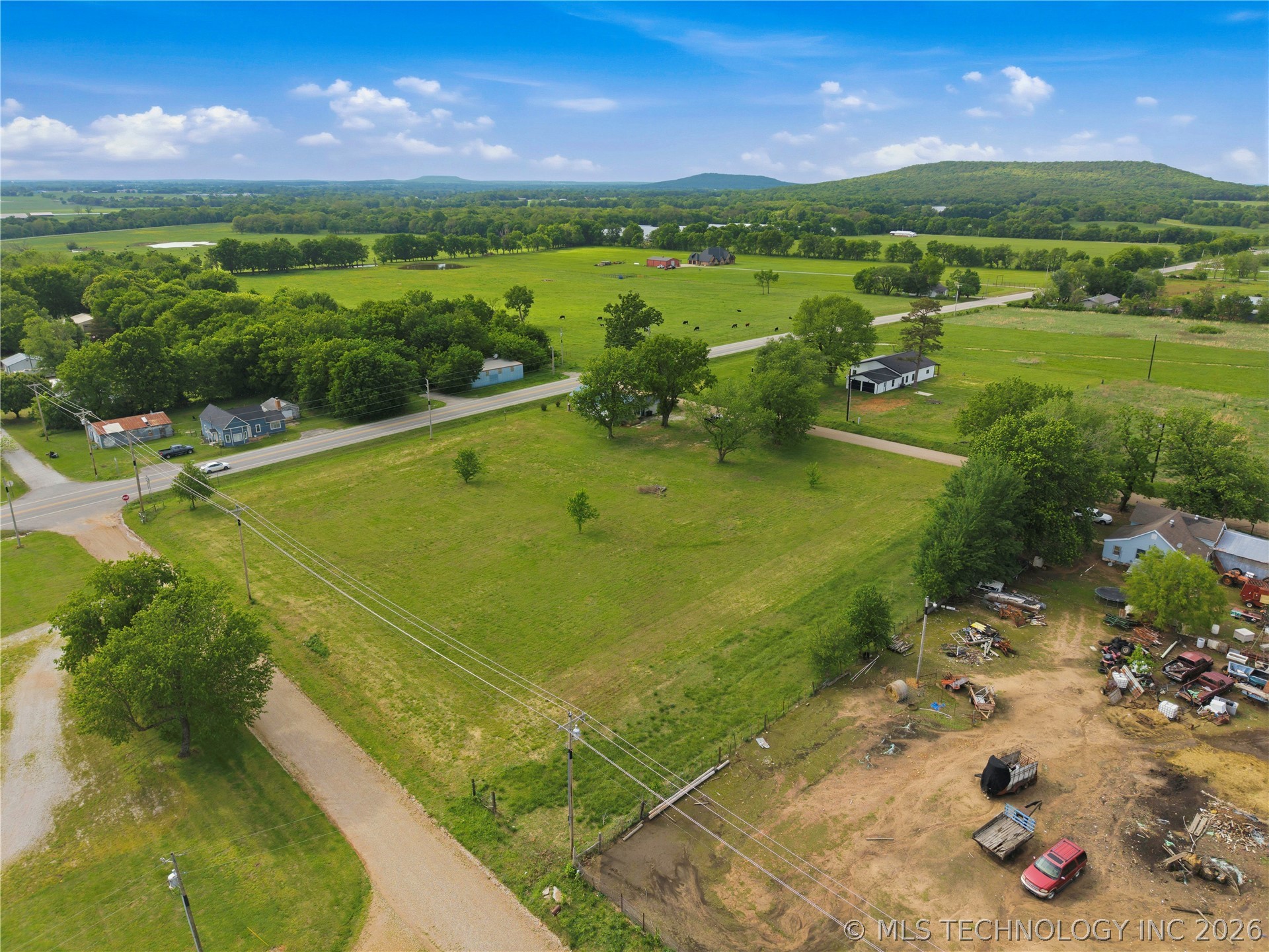 22389 North Road Property Photo 40