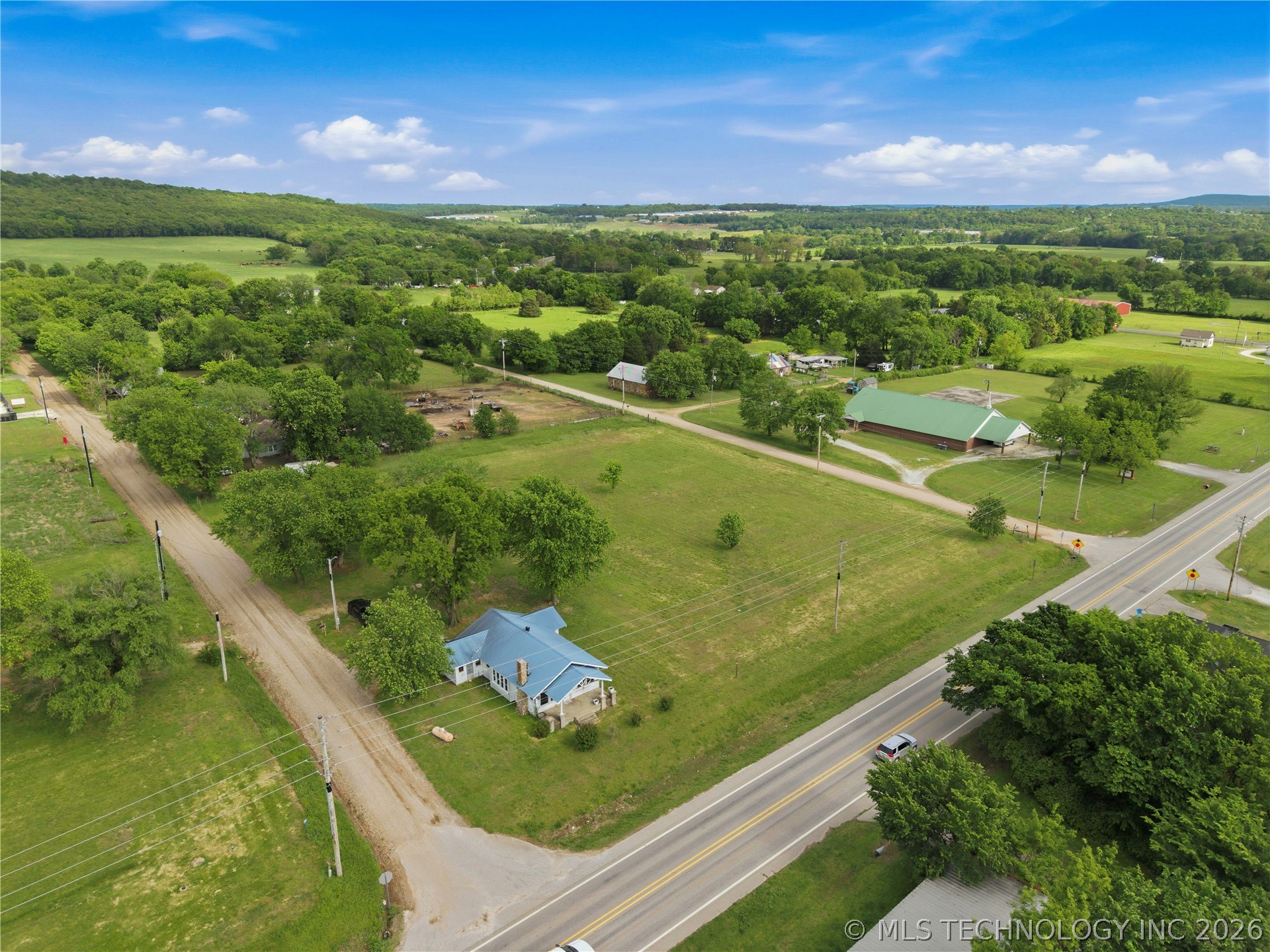 22389 North Road Property Photo 44