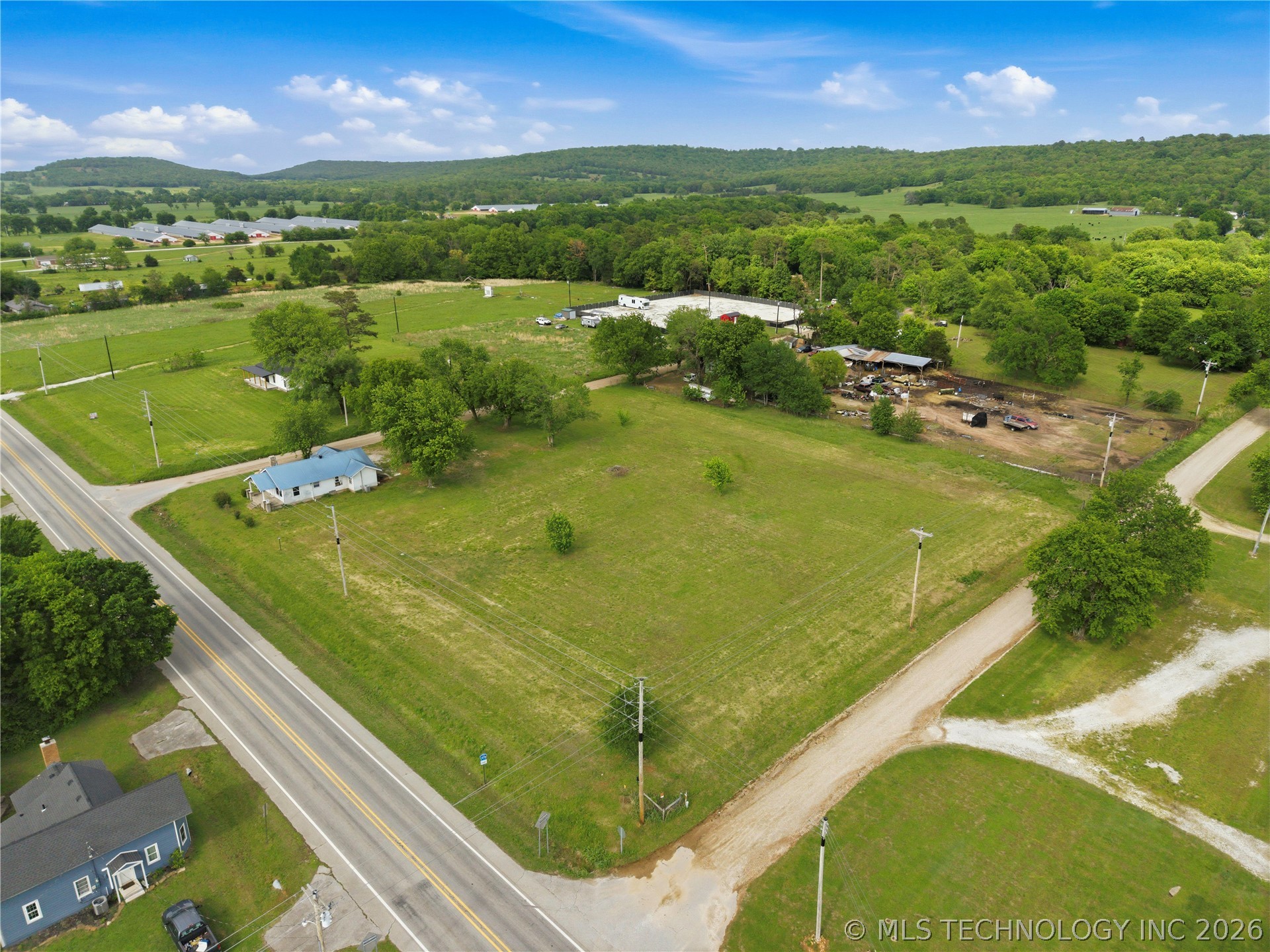22389 North Road Property Photo 47