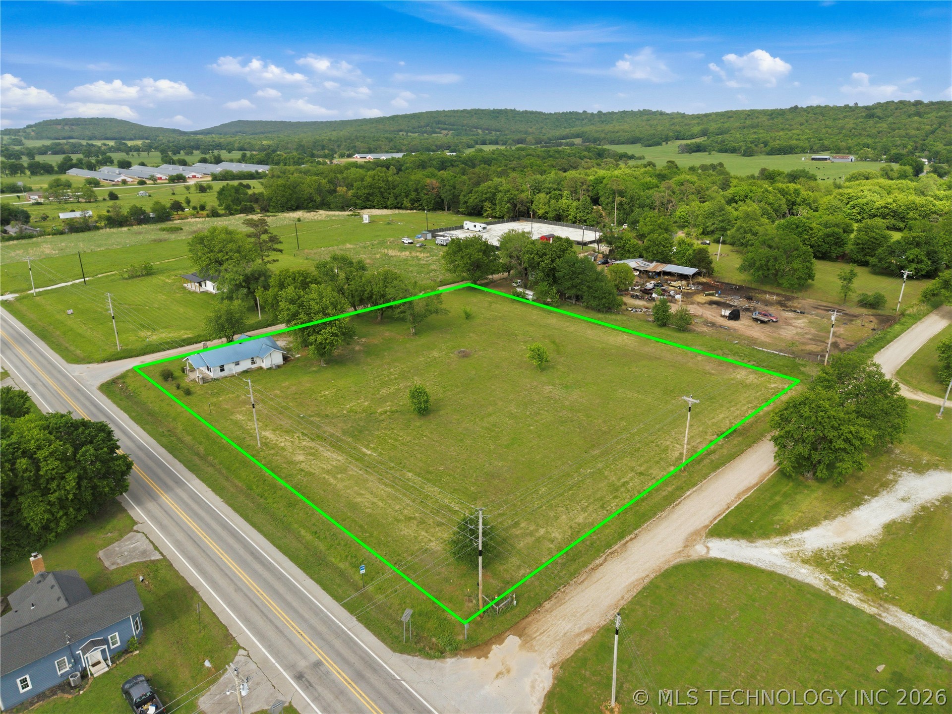 22389 North Road Property Photo 48