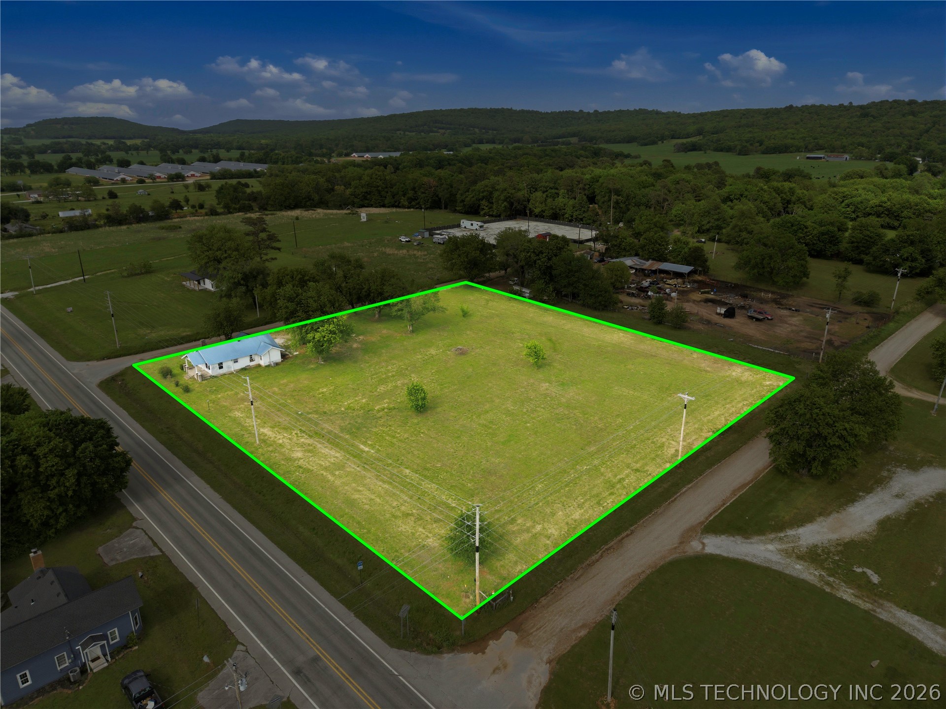 22389 North Road Property Photo 49