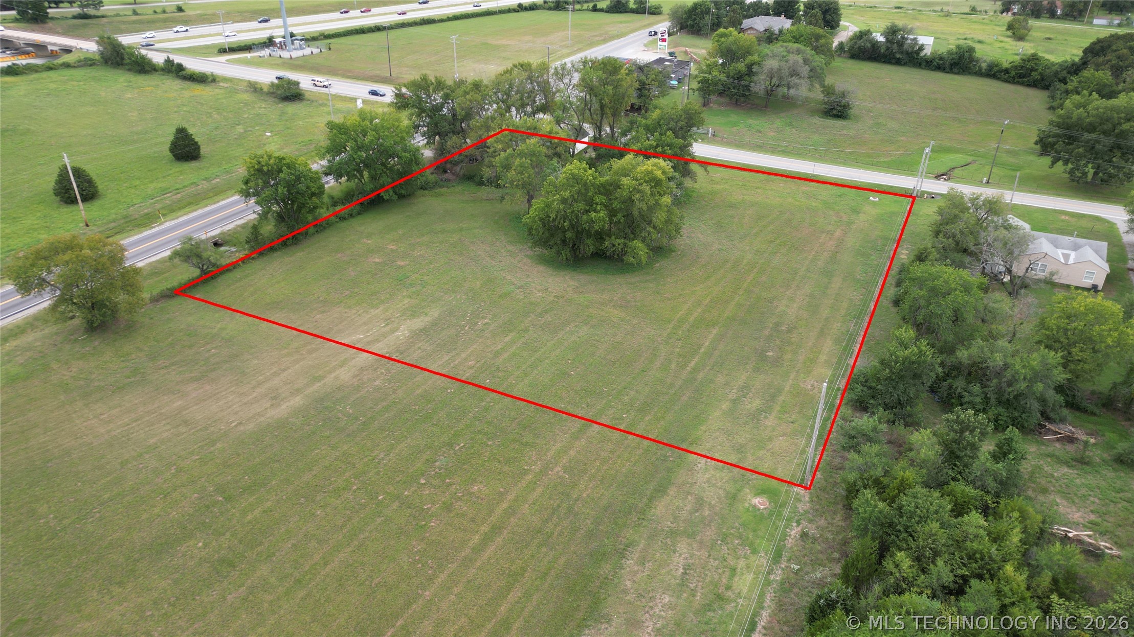 9042 S Union Avenue Property Photo 1