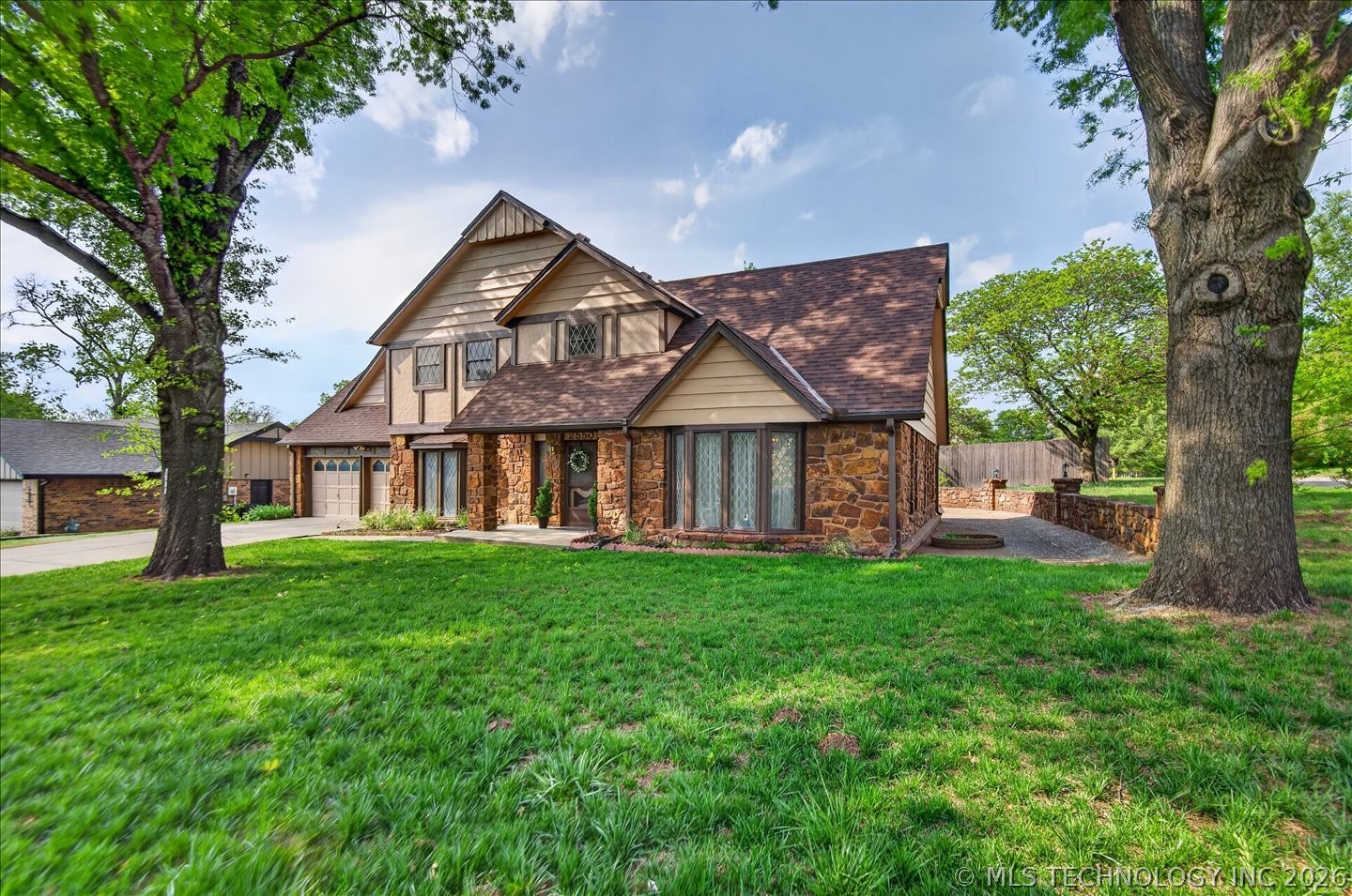 2550 Regency Road Property Photo 2