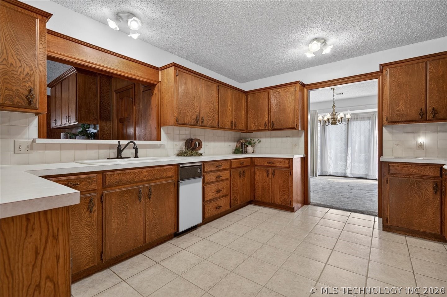 2550 Regency Road Property Photo 13