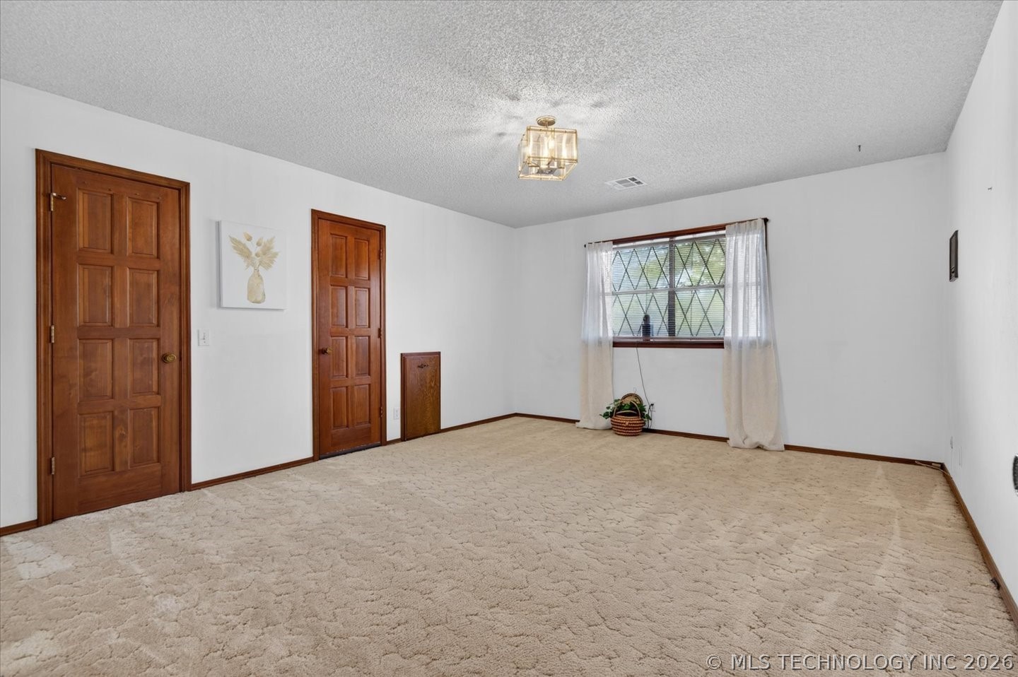 2550 Regency Road Property Photo 32