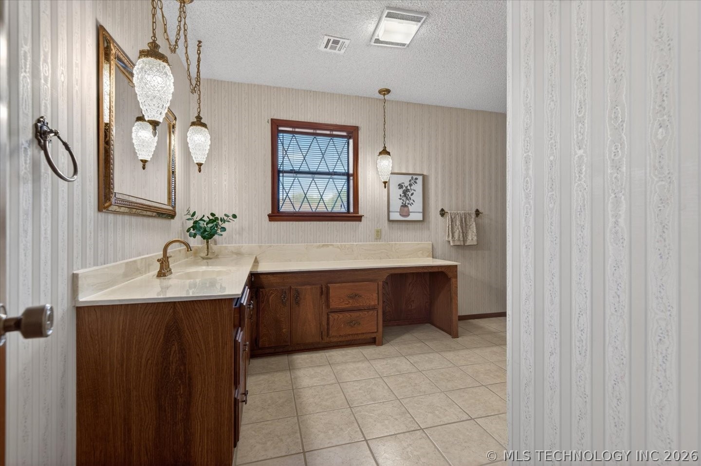 2550 Regency Road Property Photo 35