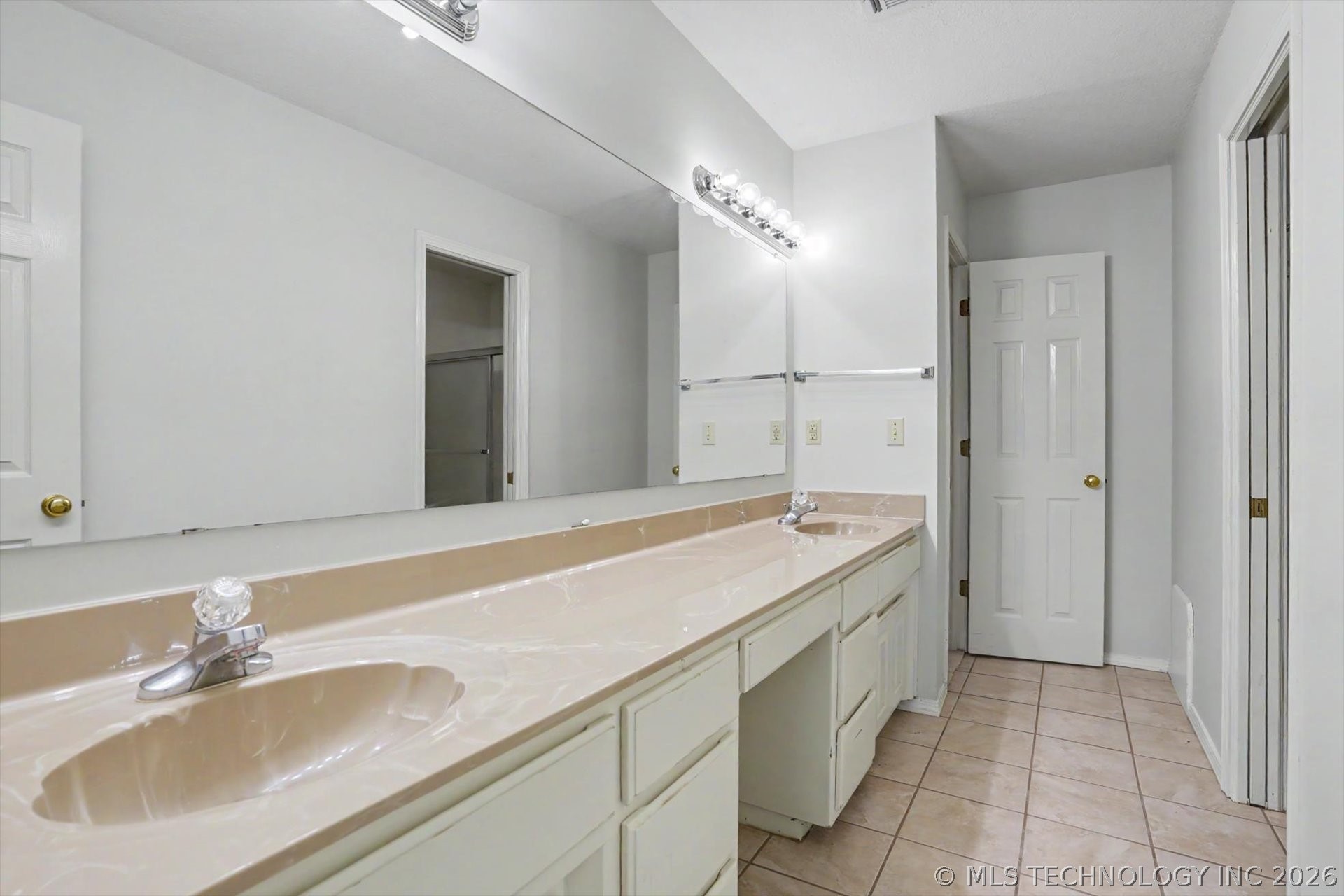 6828 S Richmond Place Property Photo 29
