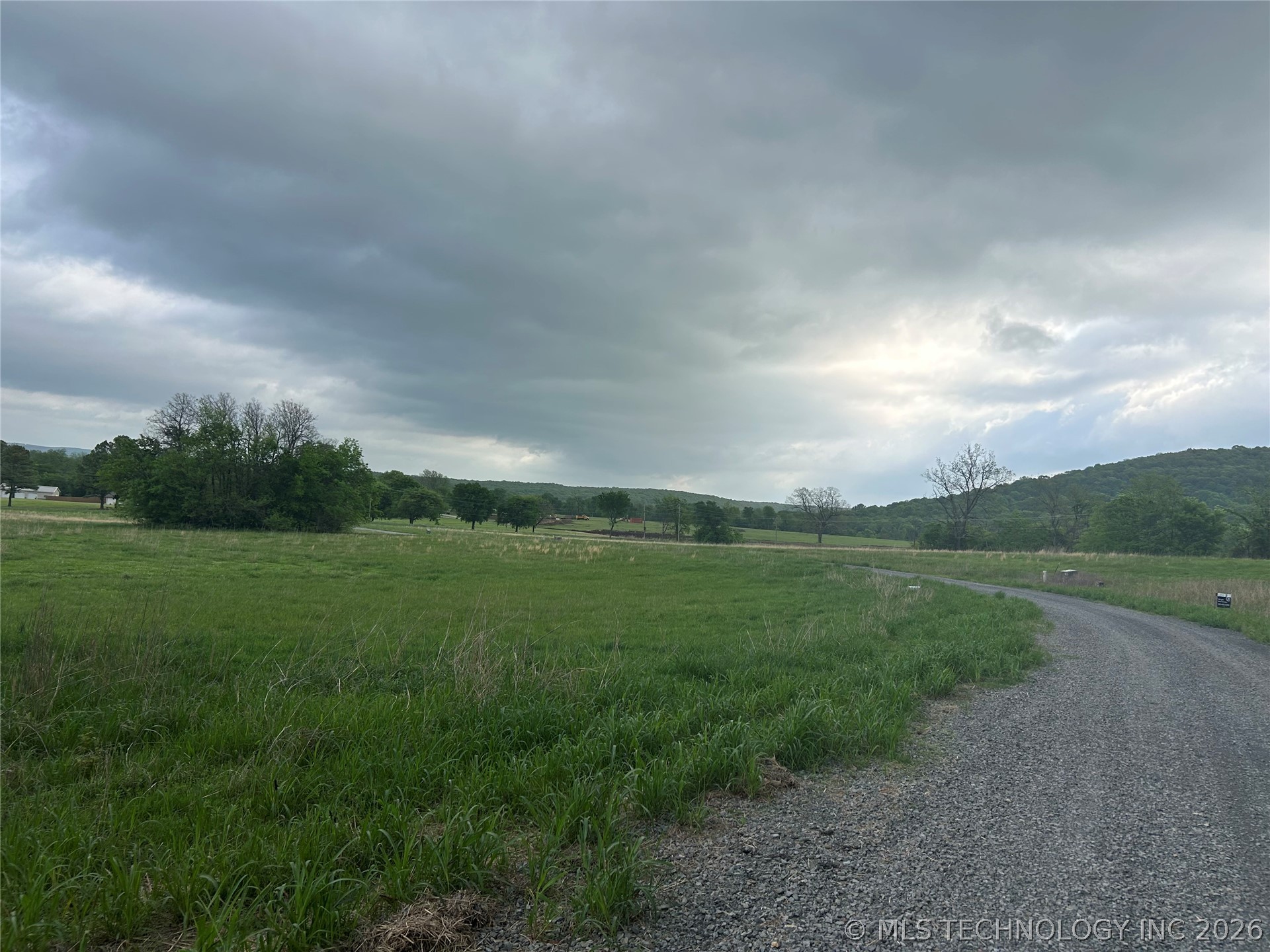 3 E Thunder Road Property Photo 3