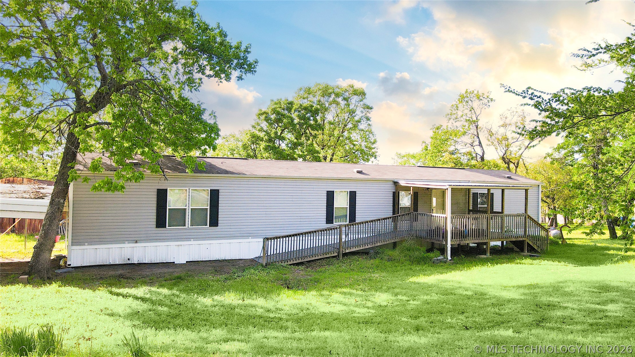 1487 Buds Point Road North
