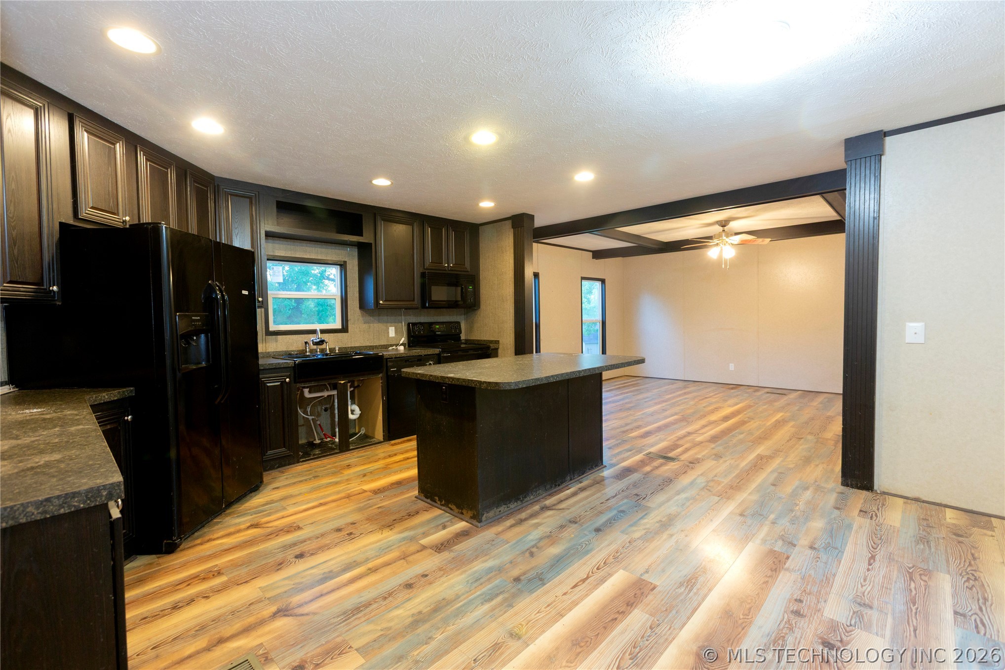 1487 Buds Point Road North Property Photo 6