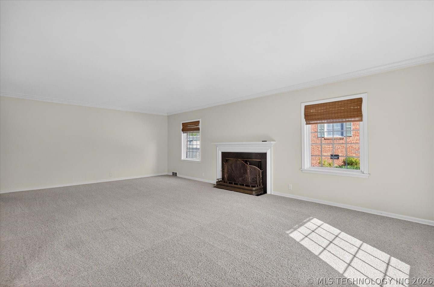 1529 Hillcrest Drive Property Photo 5