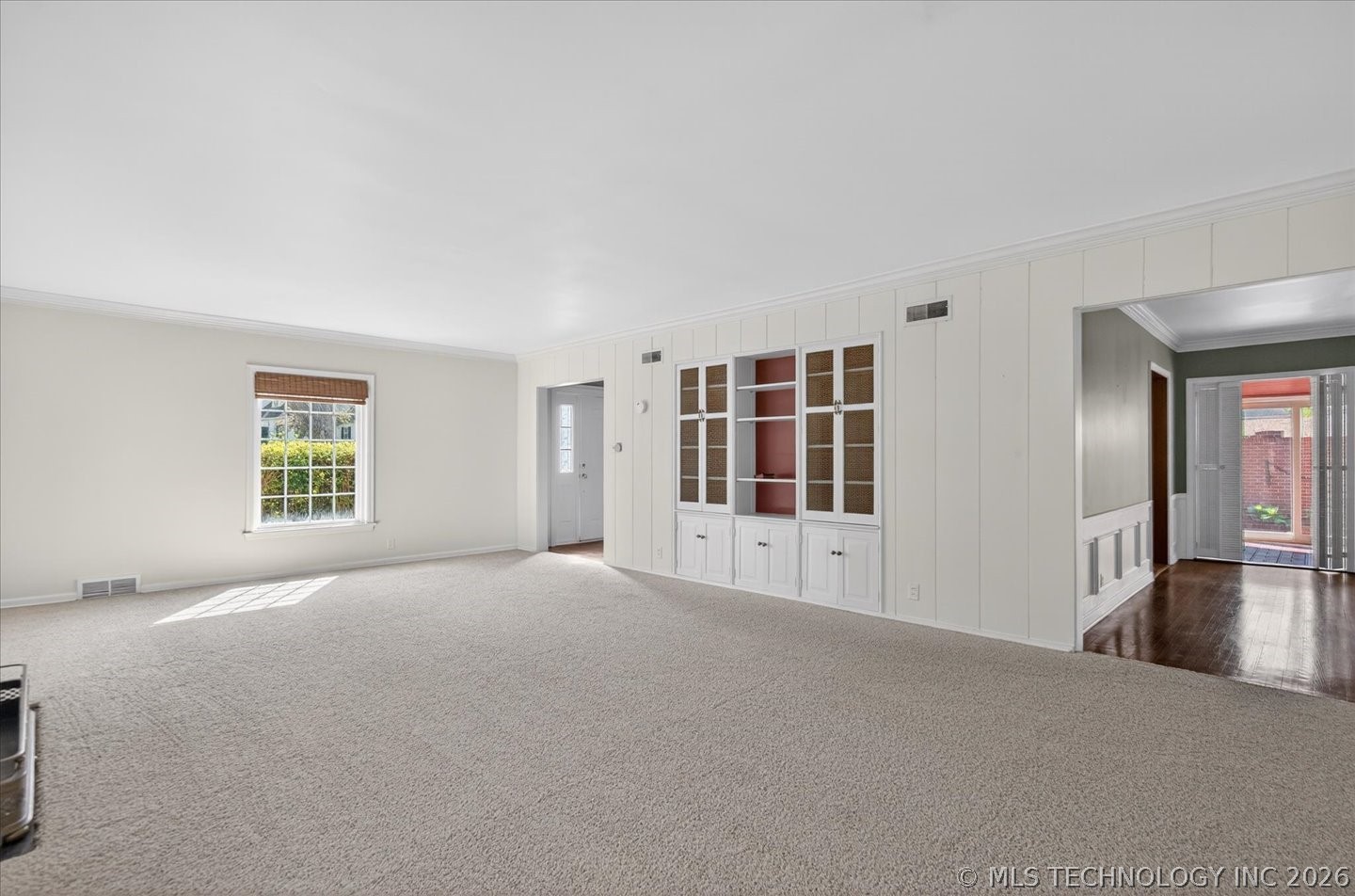 1529 Hillcrest Drive Property Photo 6