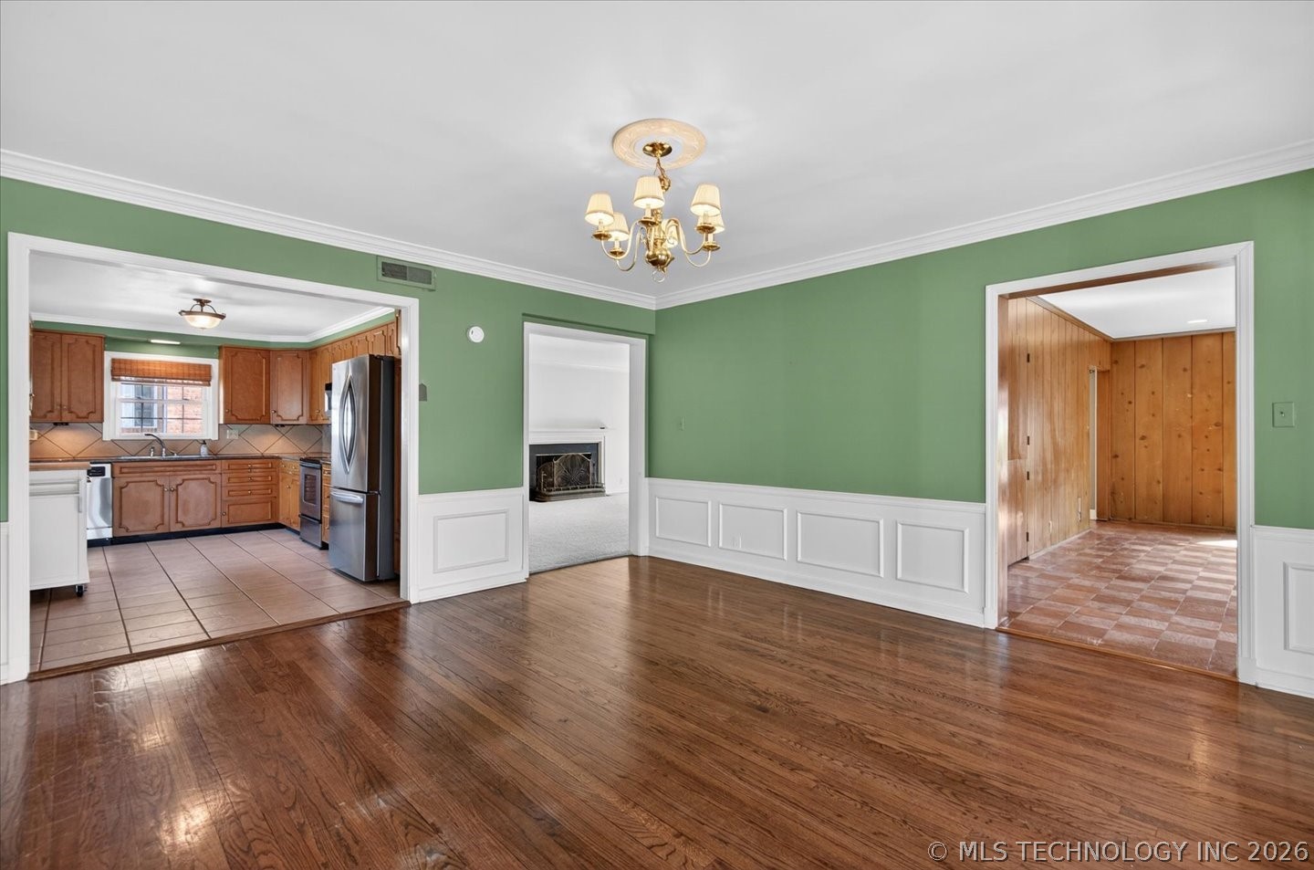 1529 Hillcrest Drive Property Photo 8
