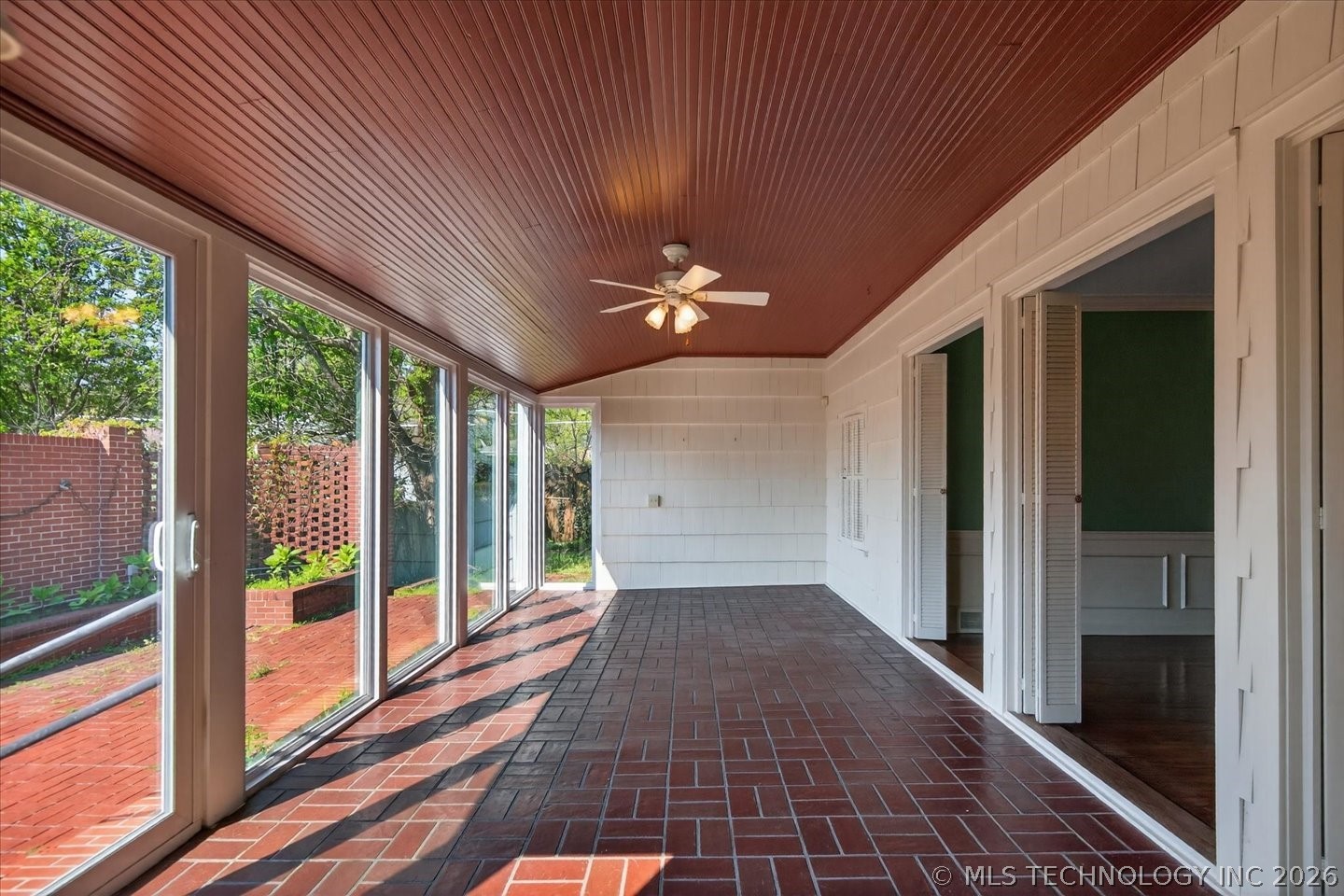 1529 Hillcrest Drive Property Photo 10