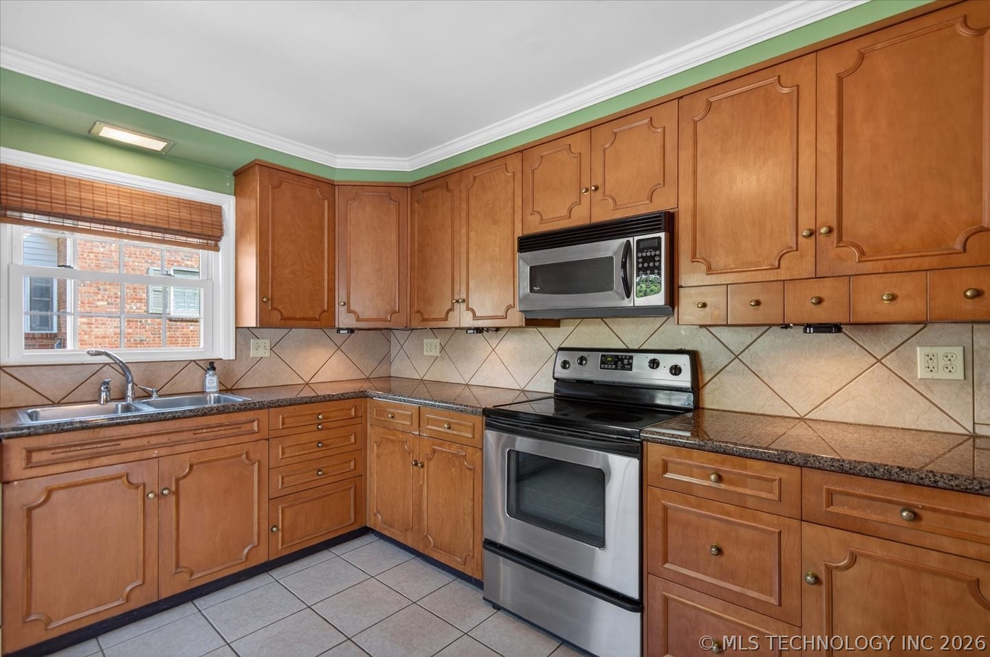 1529 Hillcrest Drive Property Photo 16