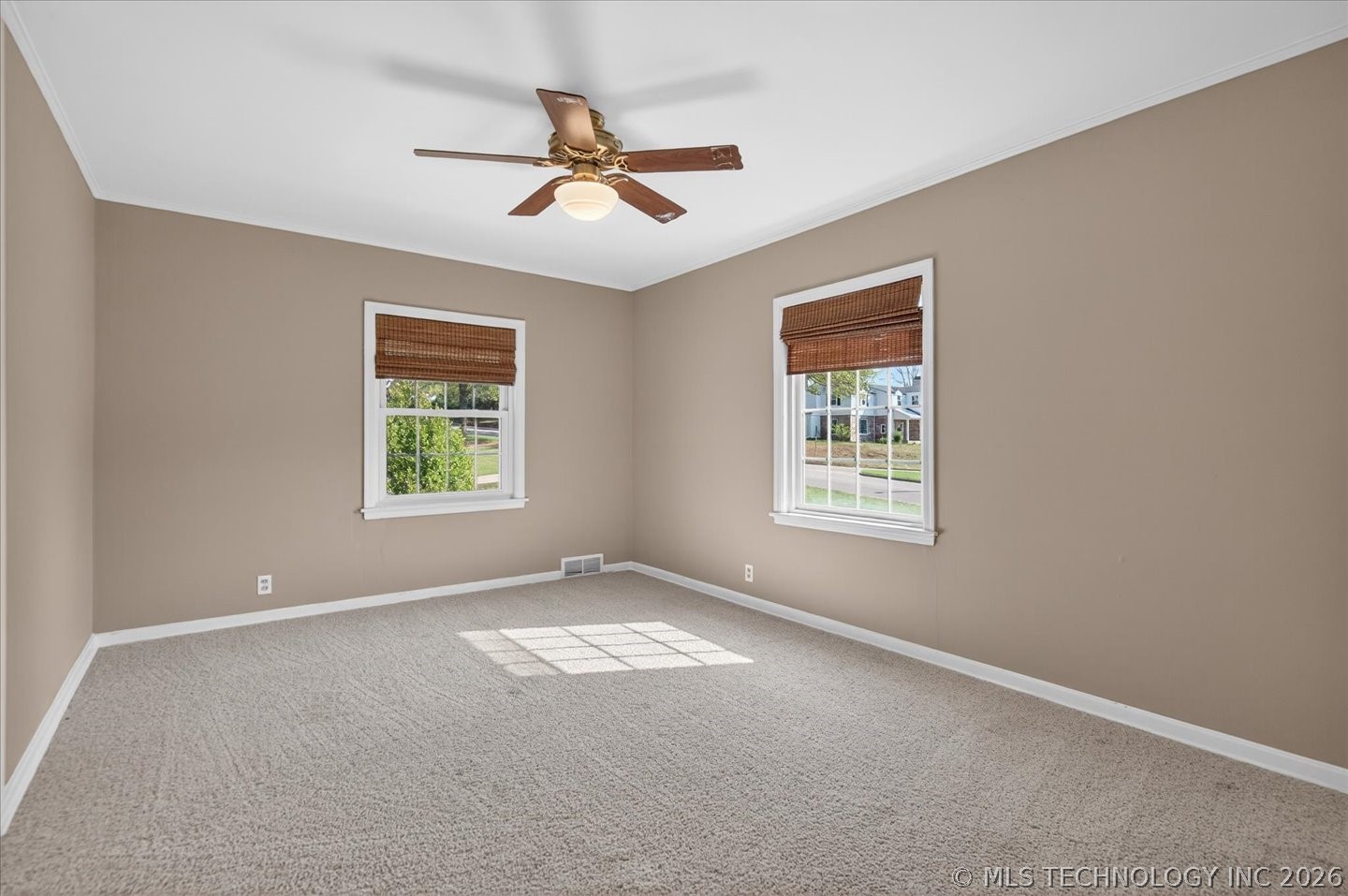 1529 Hillcrest Drive Property Photo 23