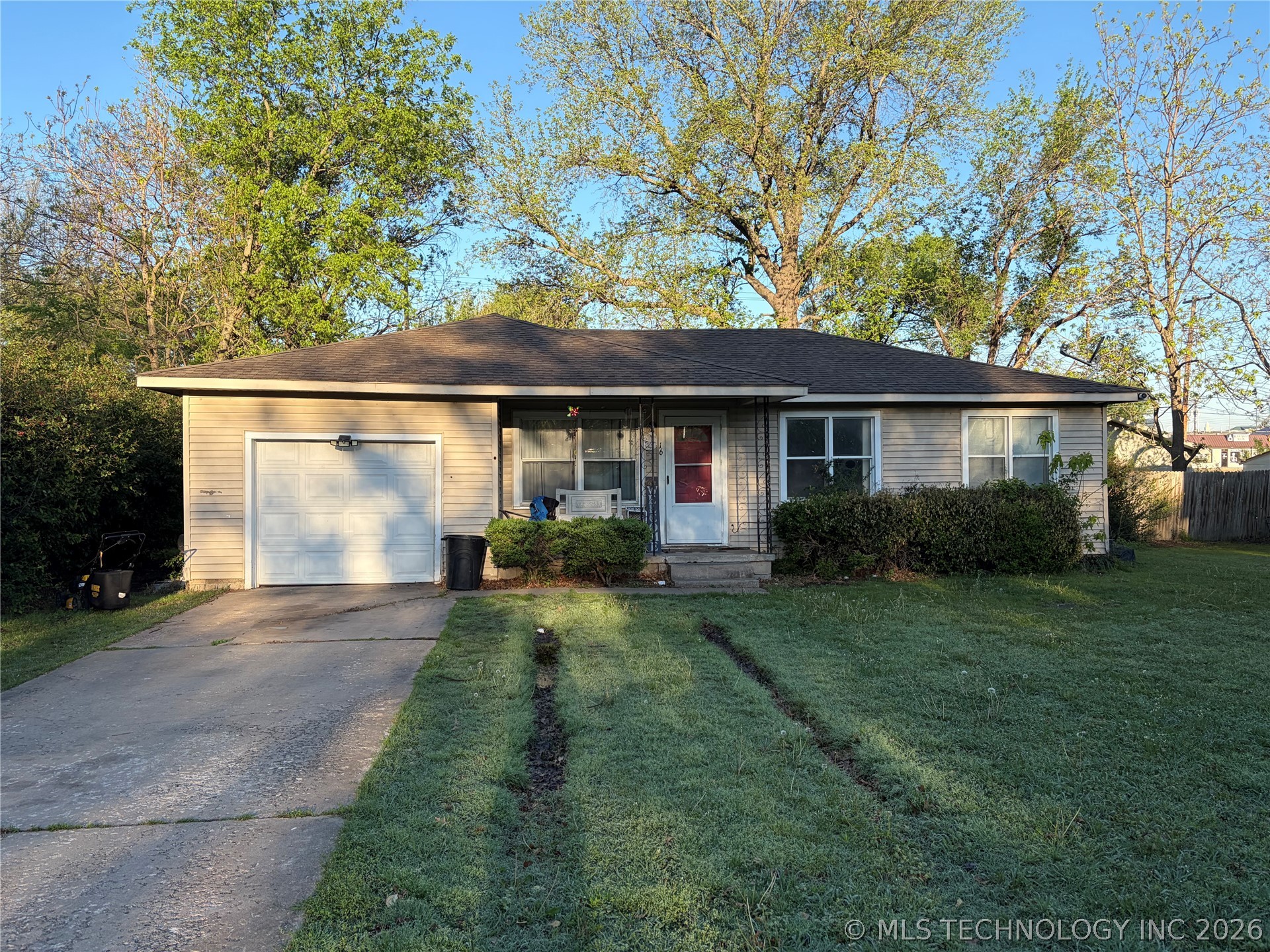 16 S Indianola Street Property Photo 1