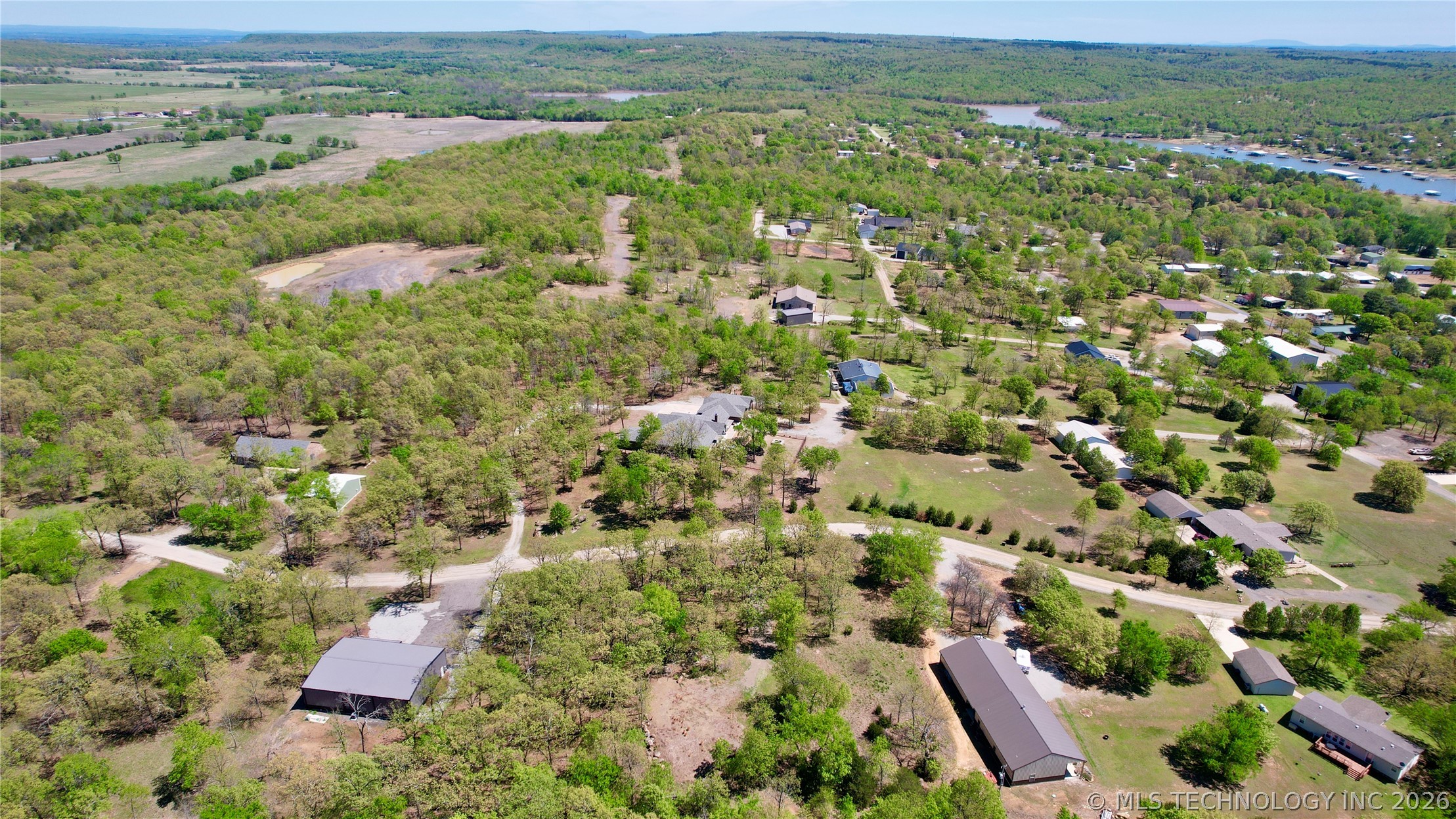 13 Duchess Creek Property Photo 4